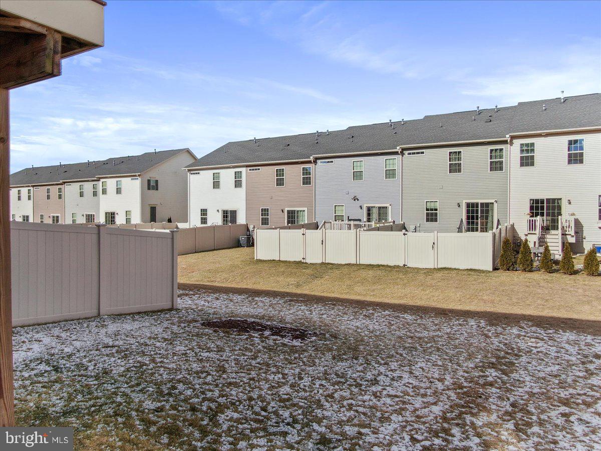 LAKE LINGANORE - Residential