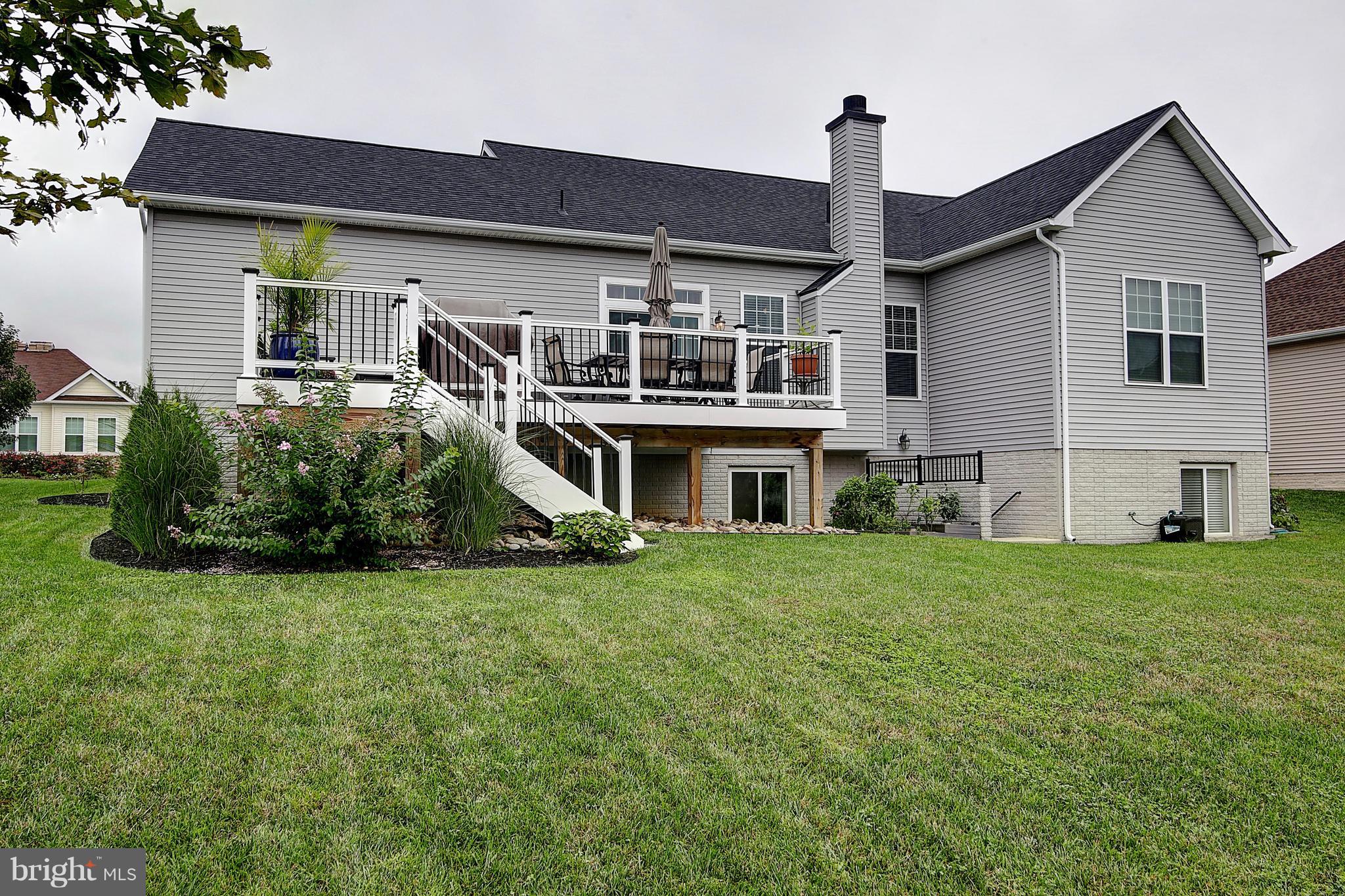 ARCADIA CHASE - Residential