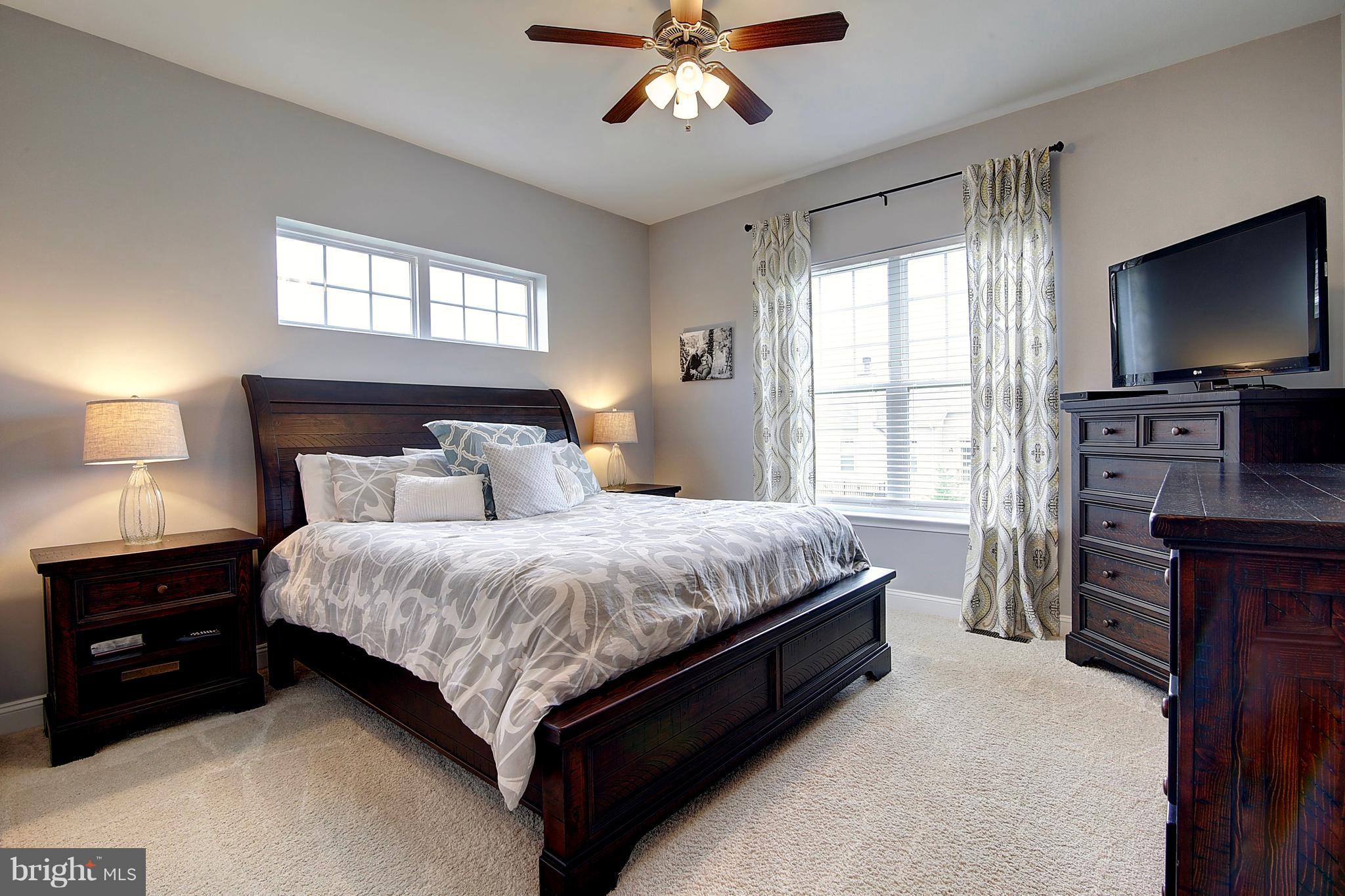 ARCADIA CHASE - Residential