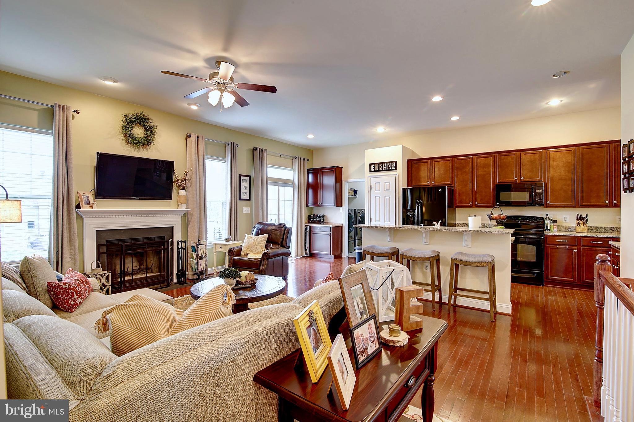 ARCADIA CHASE - Residential