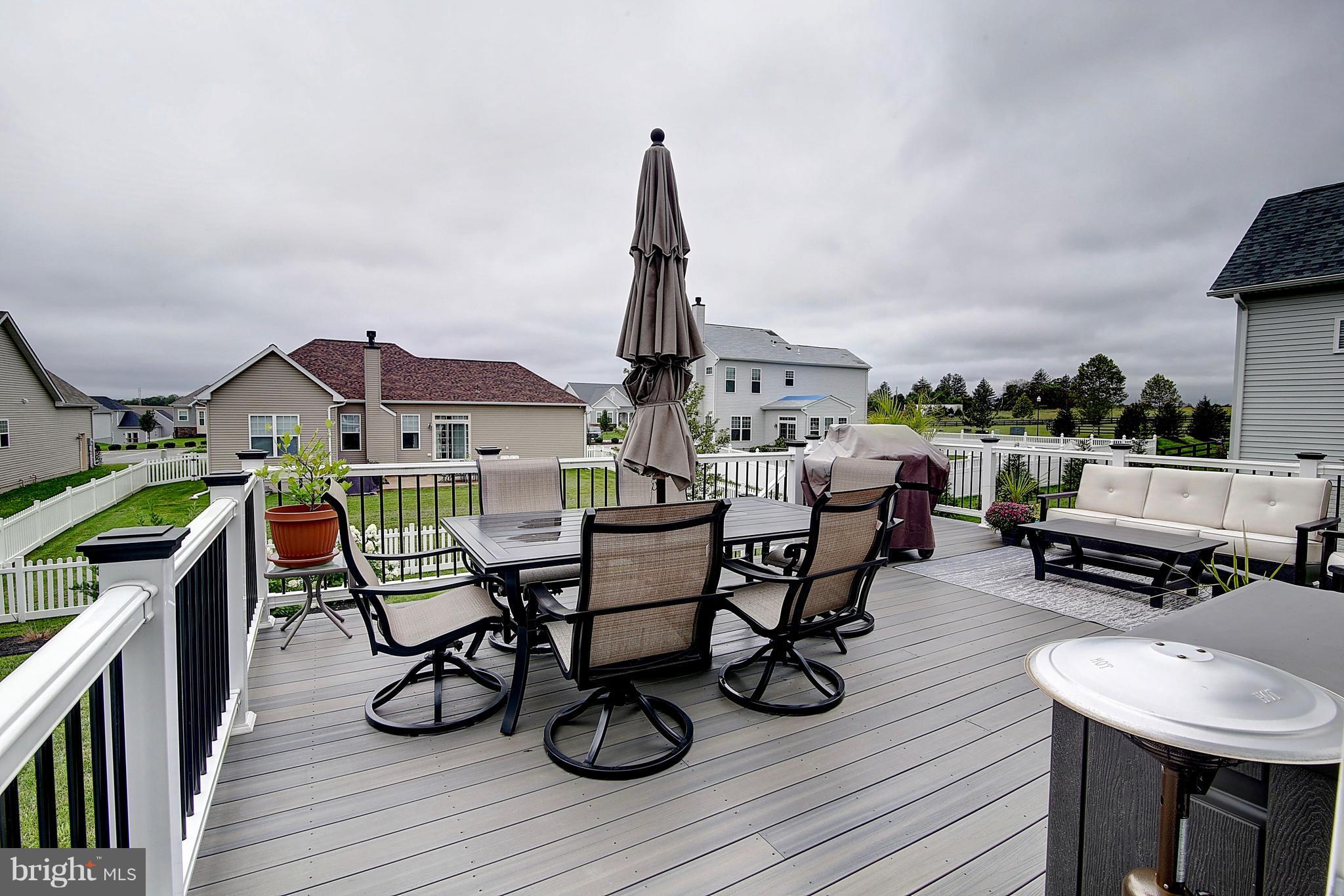 ARCADIA CHASE - Residential