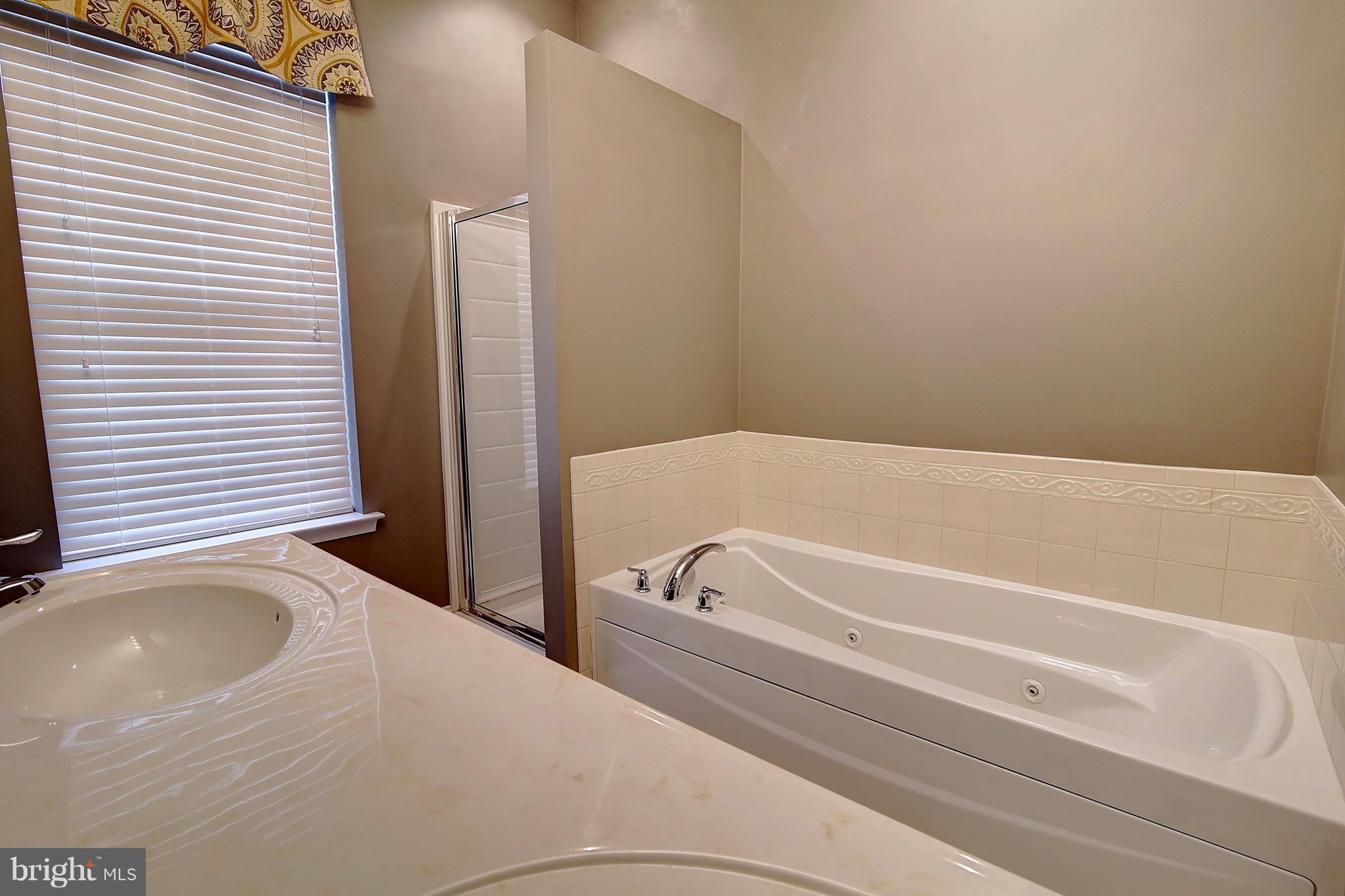 ARCADIA CHASE - Residential