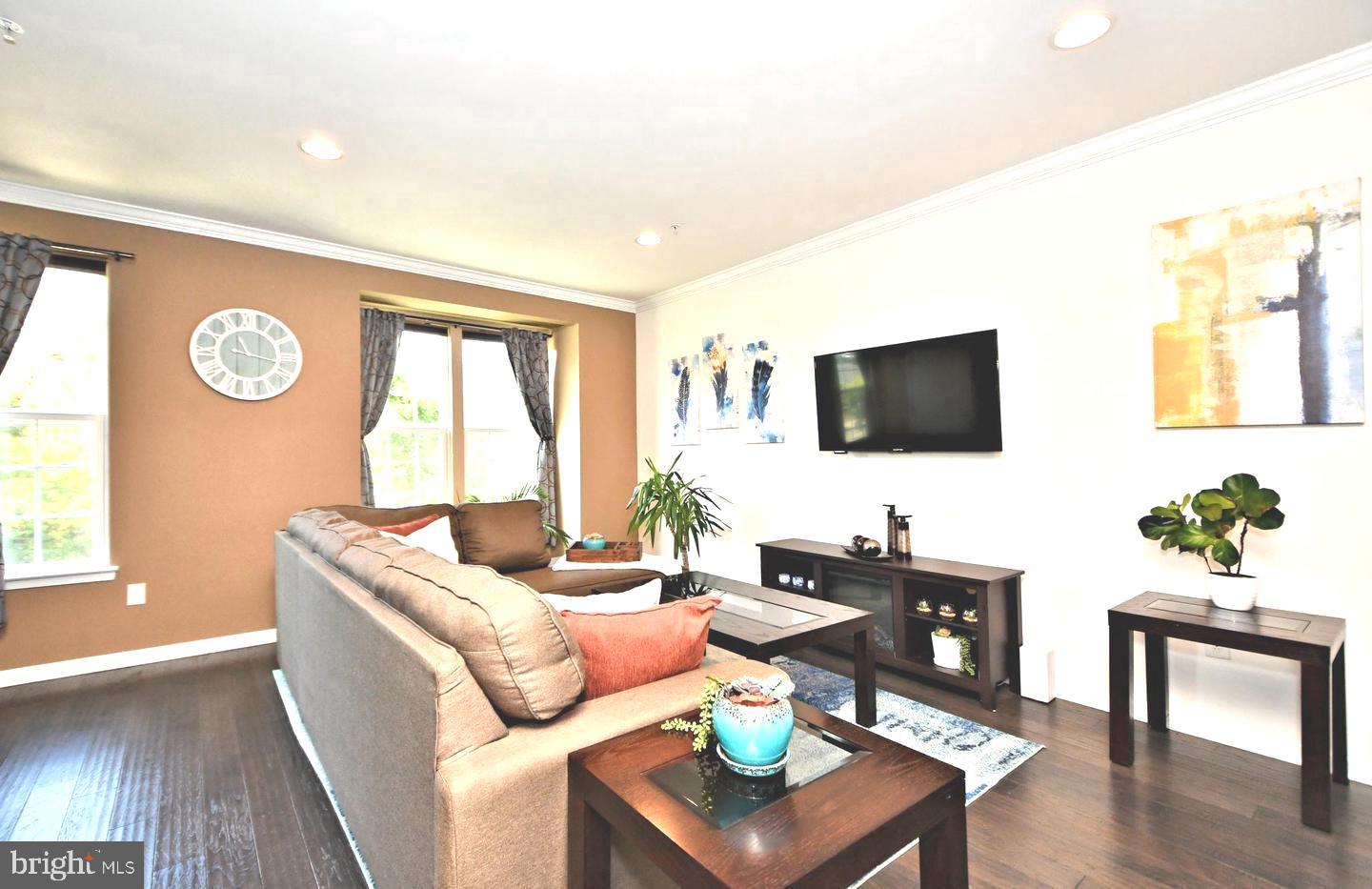 ANDALE GREEN - Residential Lease