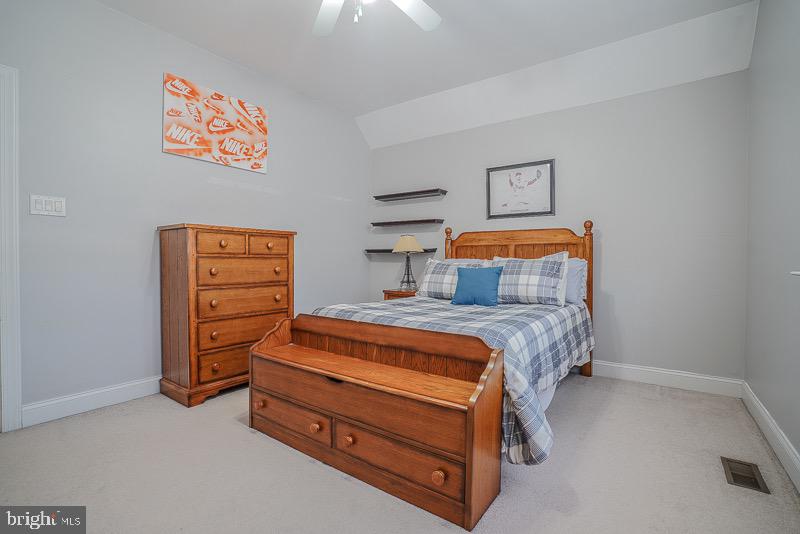 BELMONT RIDGE - Residential