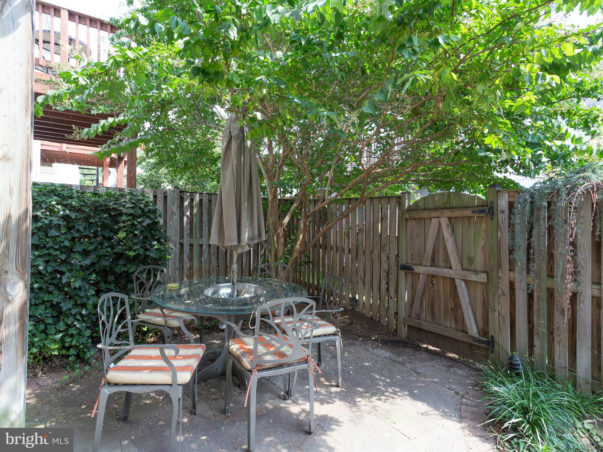 TOWNES AT CAMERON PARKE - Residential