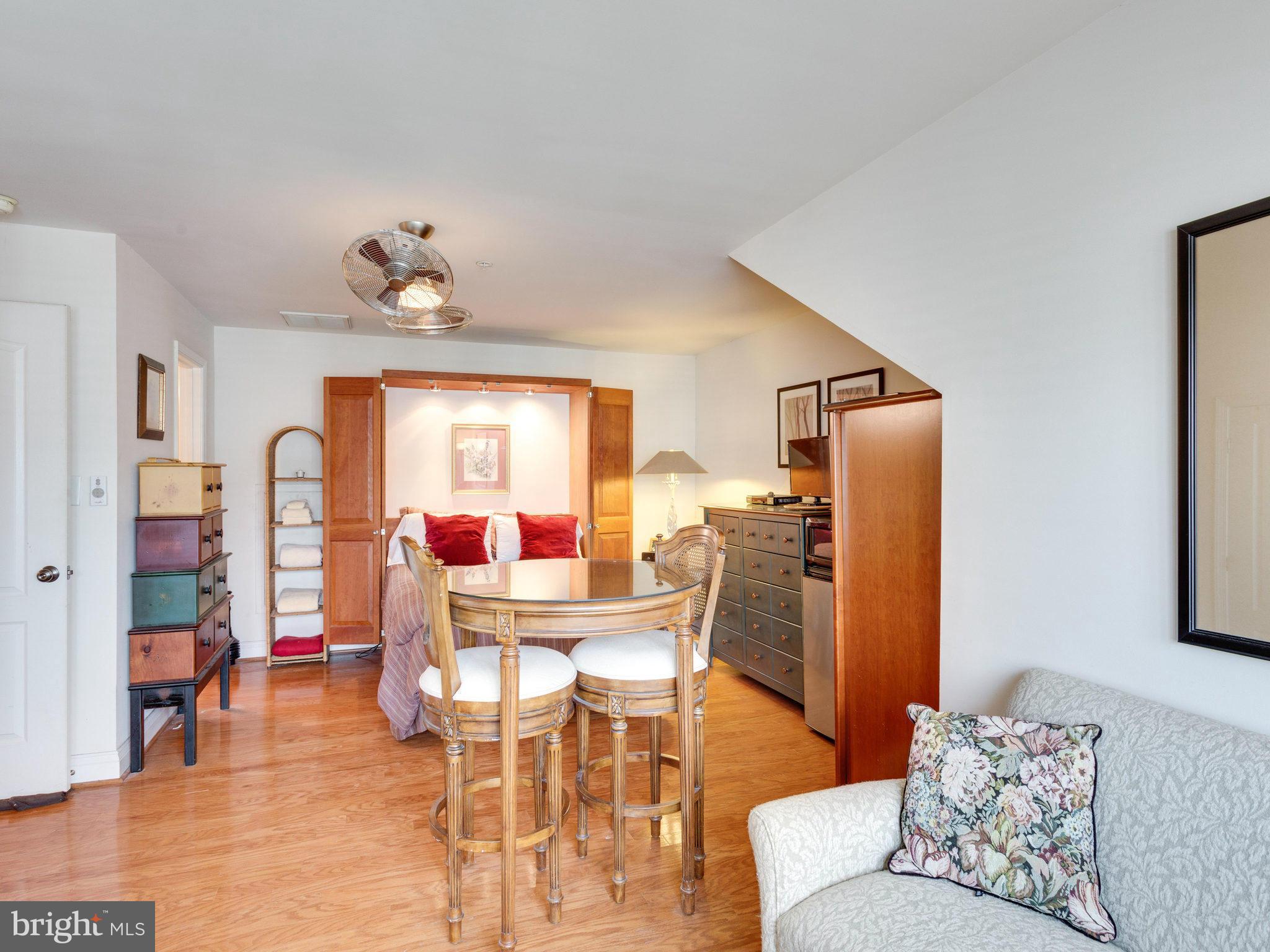 TOWNES AT CAMERON PARKE - Residential