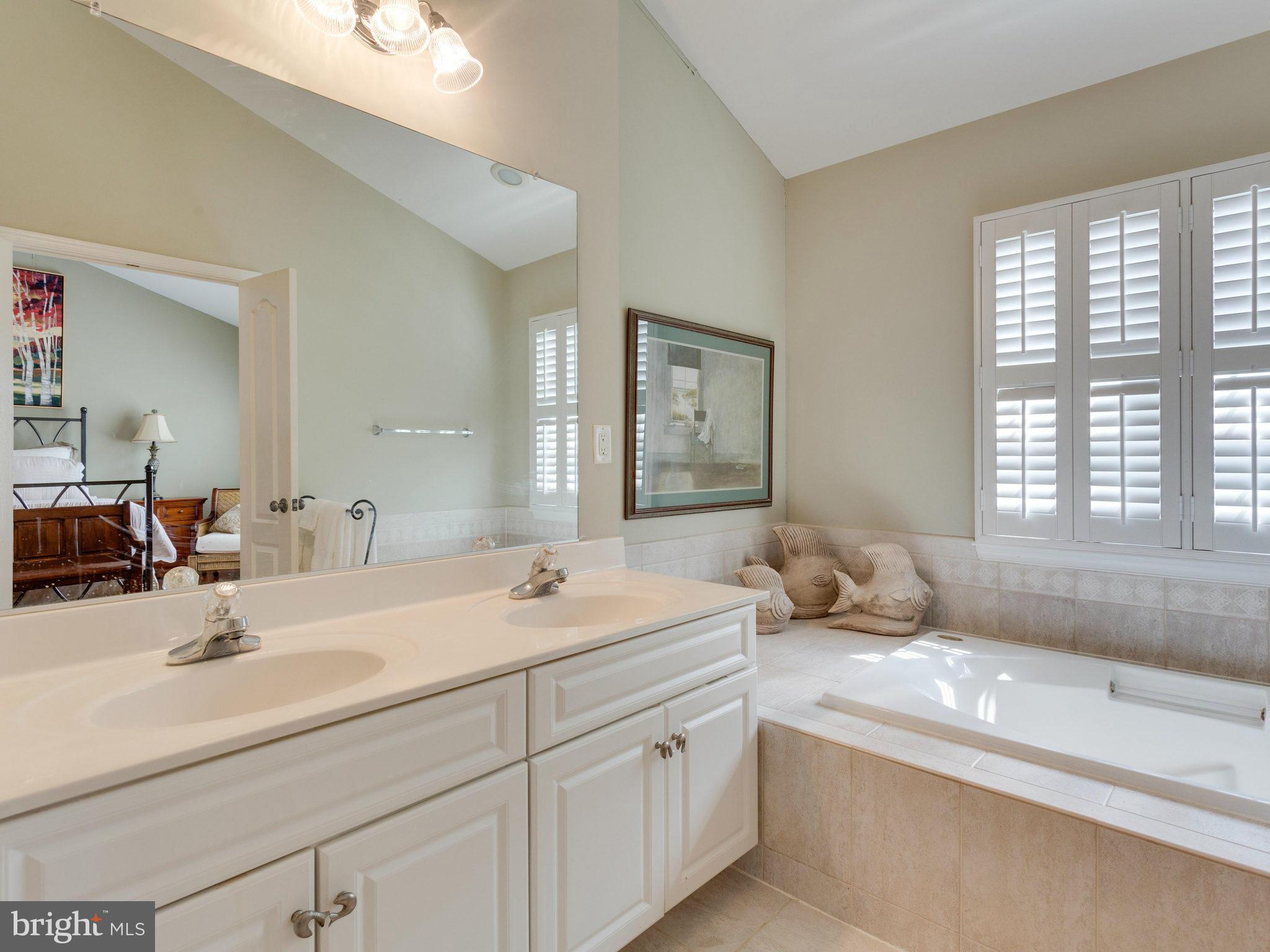 TOWNES AT CAMERON PARKE - Residential