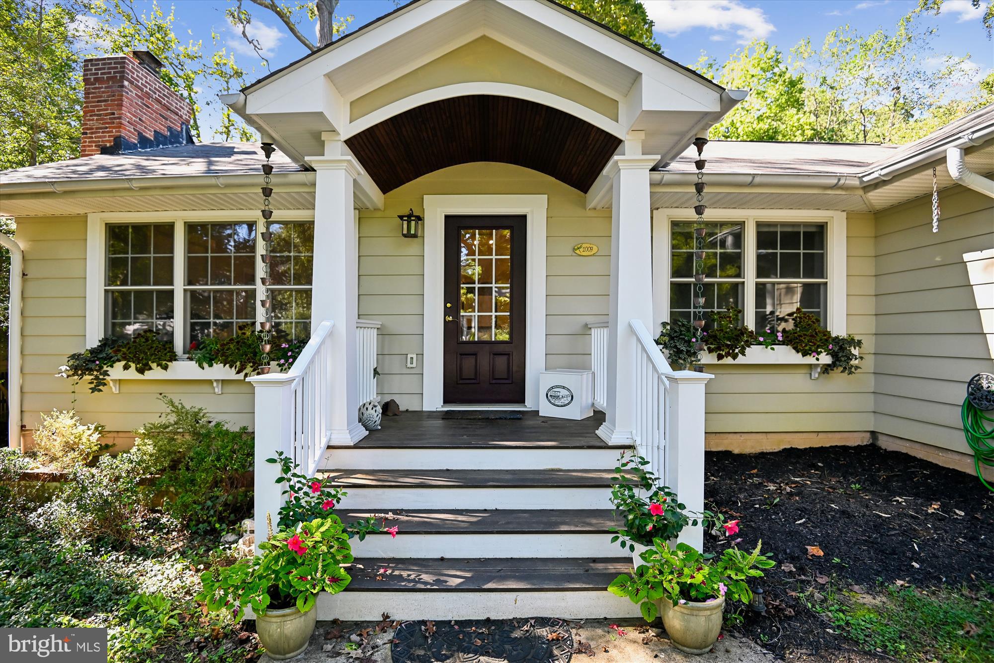 1009 PINECREST DRIVE