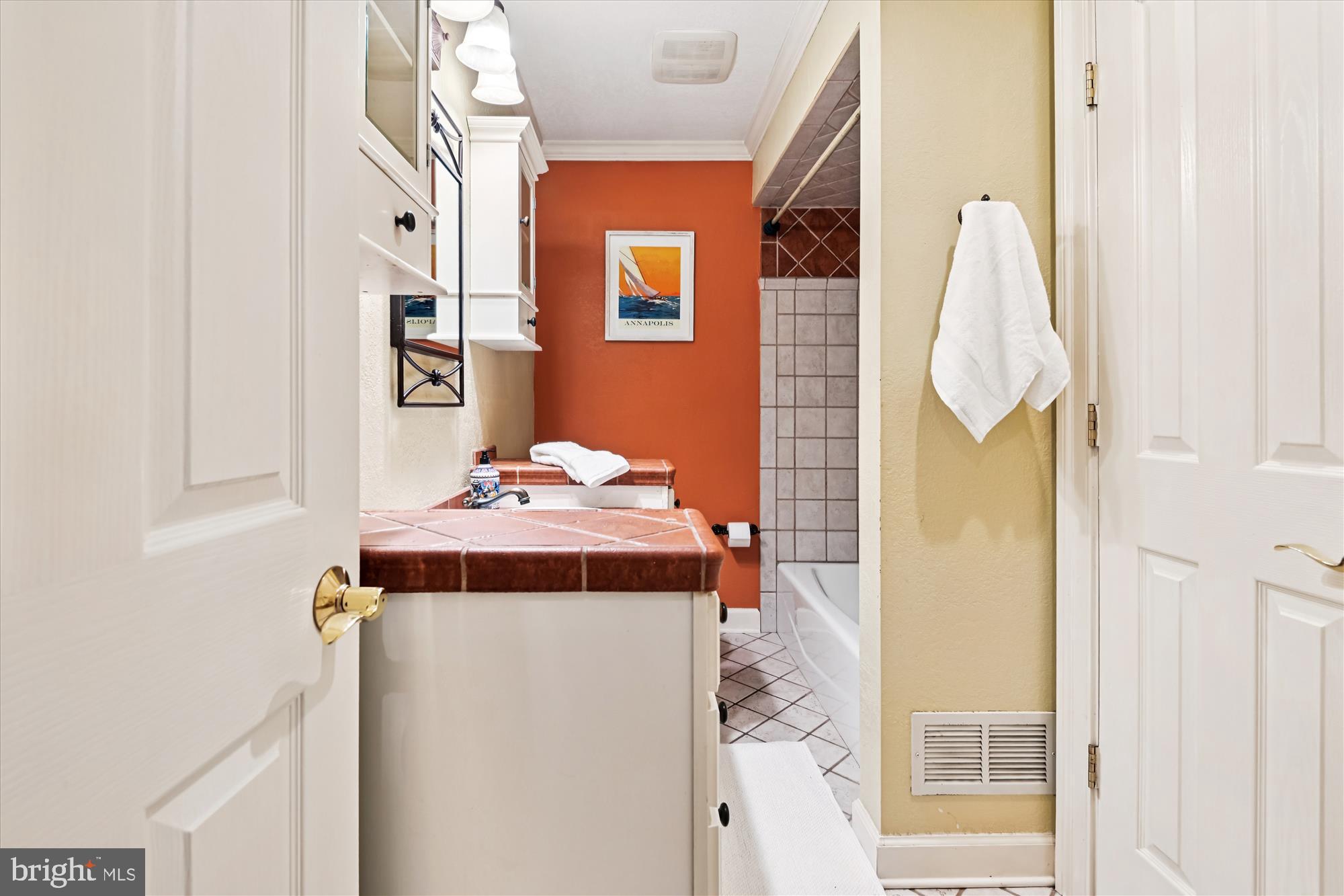 ANNAPOLIS ROADS - Residential