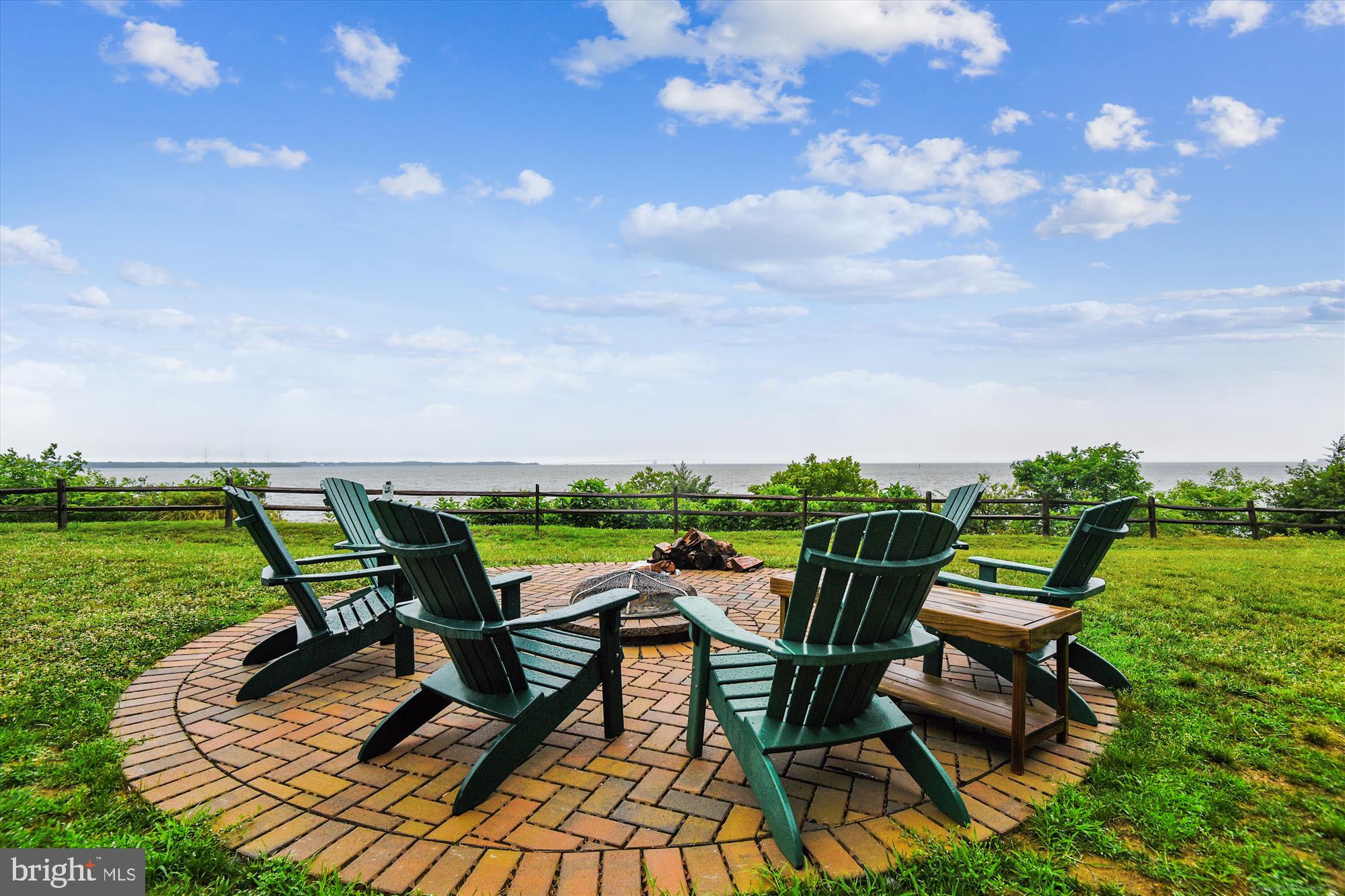 ANNAPOLIS ROADS - Residential