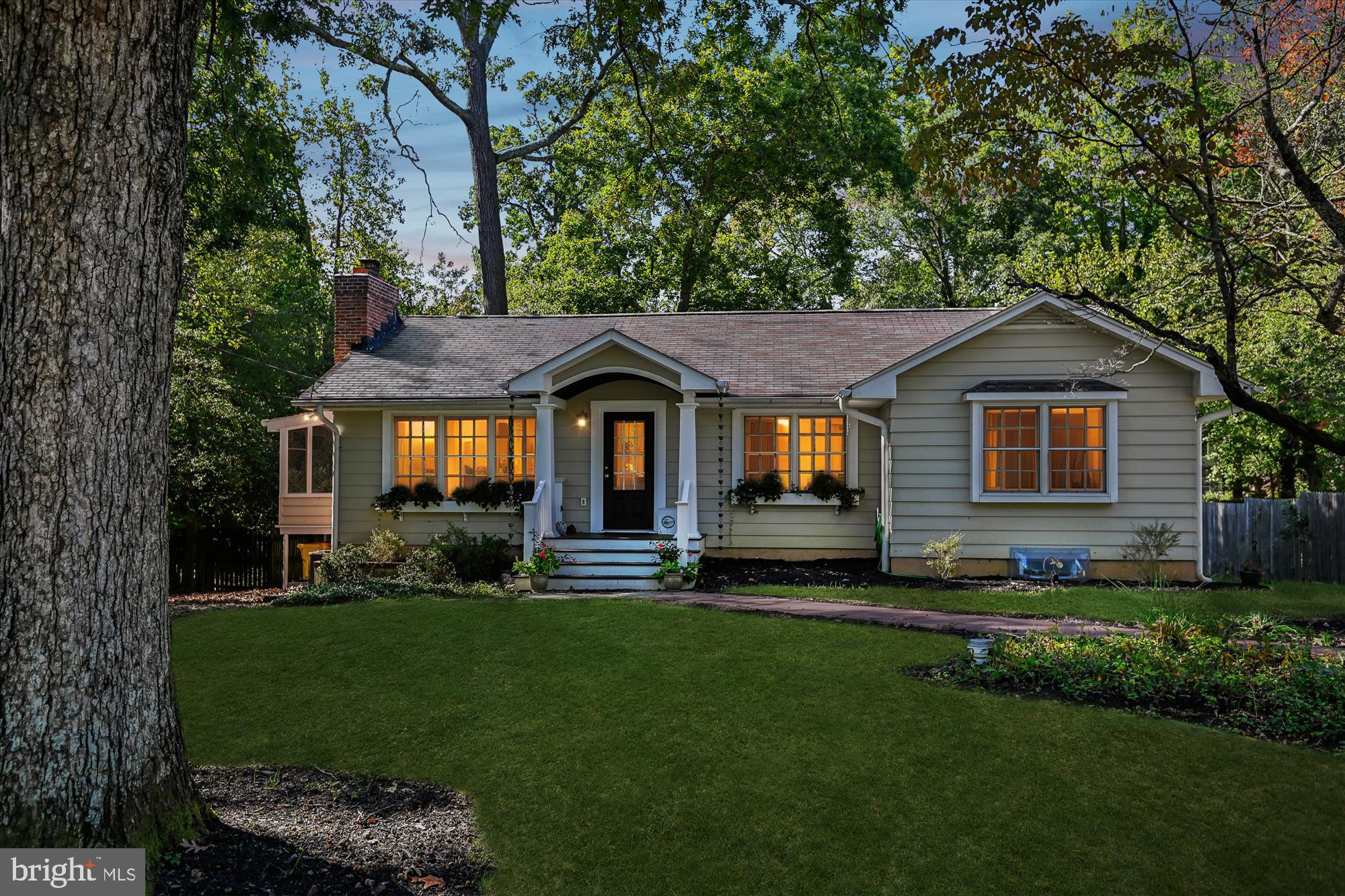 1009 PINECREST DRIVE