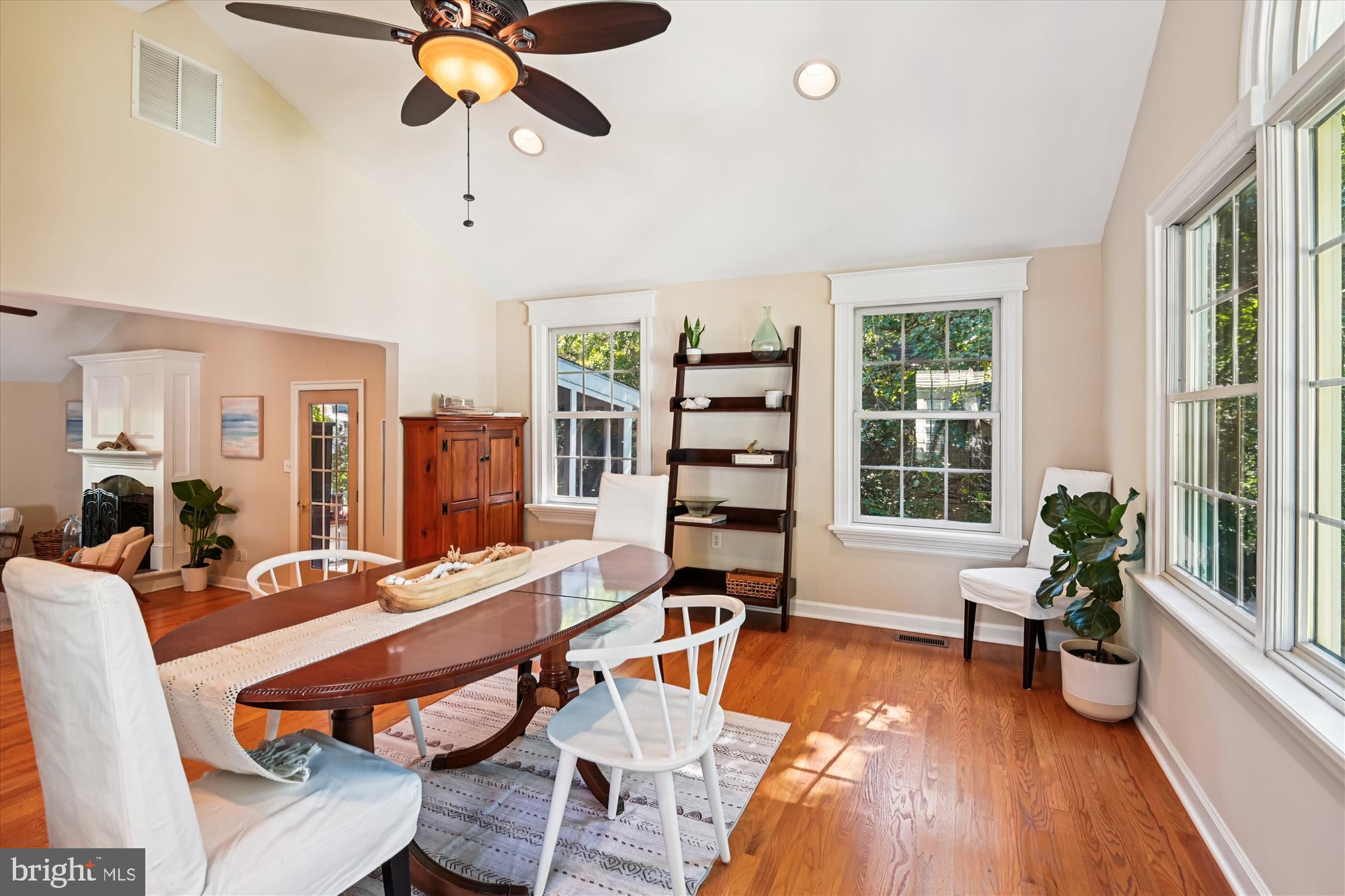 ANNAPOLIS ROADS - Residential