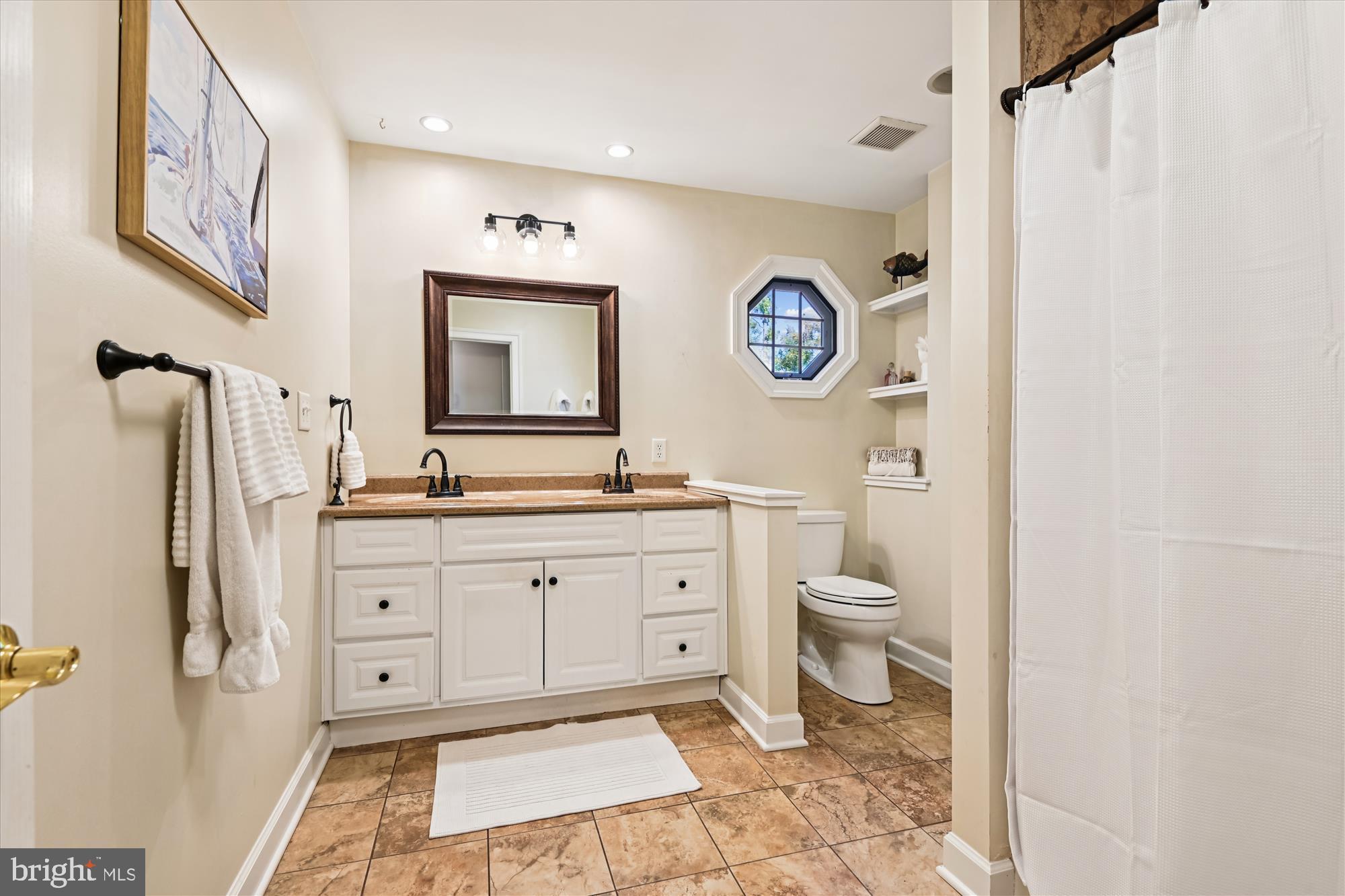 ANNAPOLIS ROADS - Residential