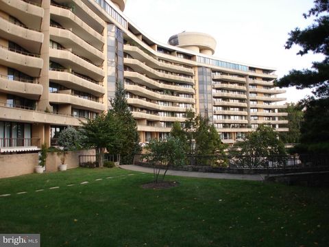 Condo For Sale - 4200 Massachusetts Avenue #615<br/> WASHINGTON, DC 20016