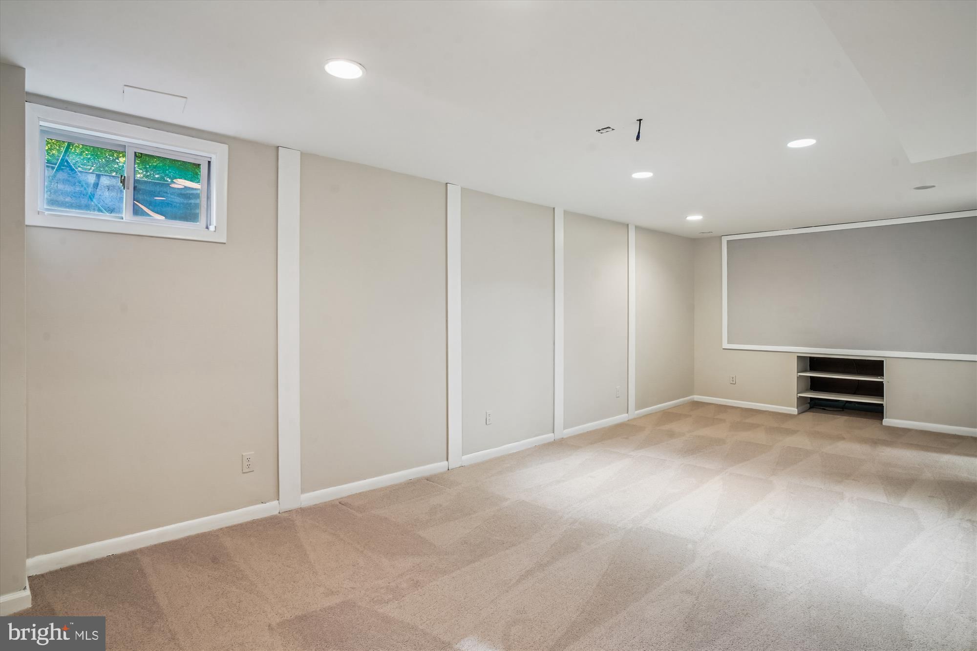 THE POINTS - Residential