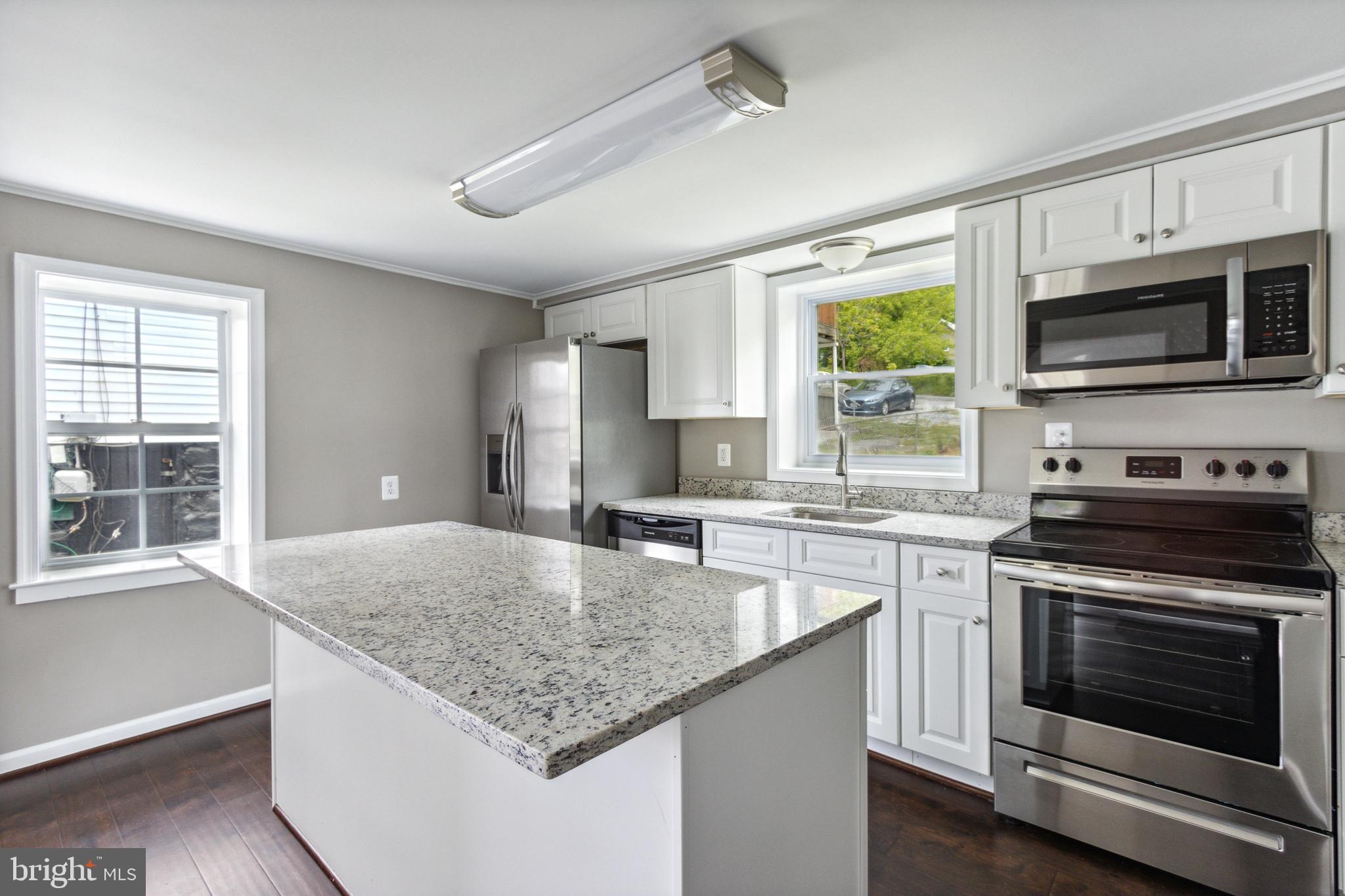 BRUNSWICK - Residential