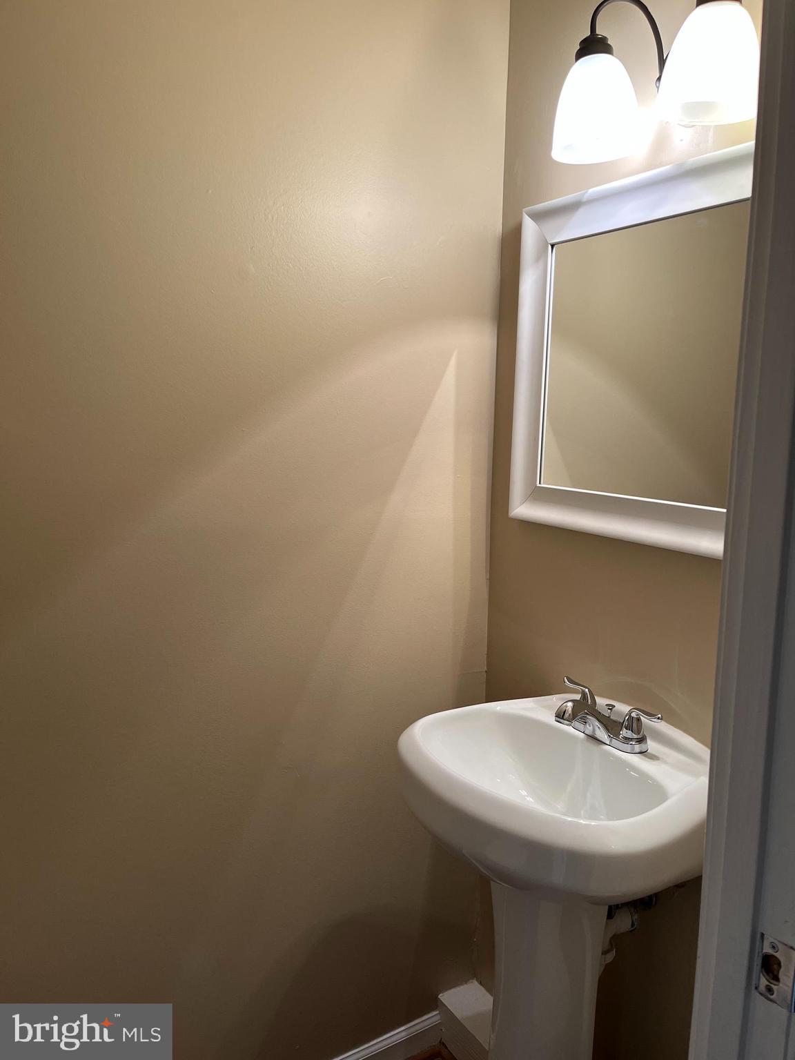 CHARING CROSS - Residential Lease