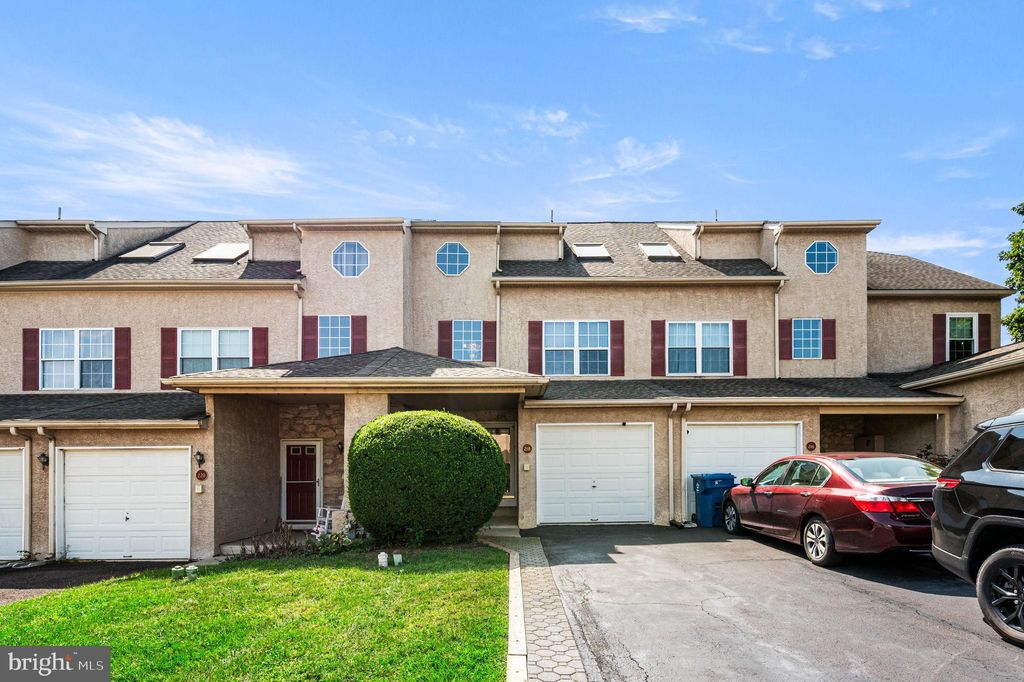 Photo of 218 Parkview Drive, SOUDERTON, PA 18964 (MLS # PAMC2153344)