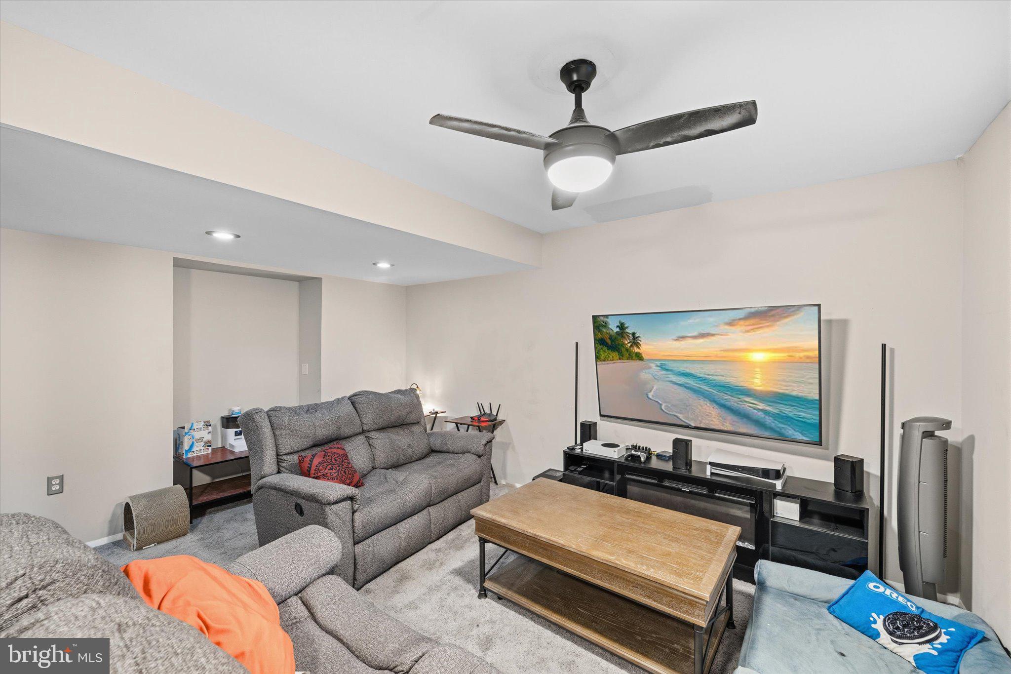 GREENCASTLE MANOR - Residential