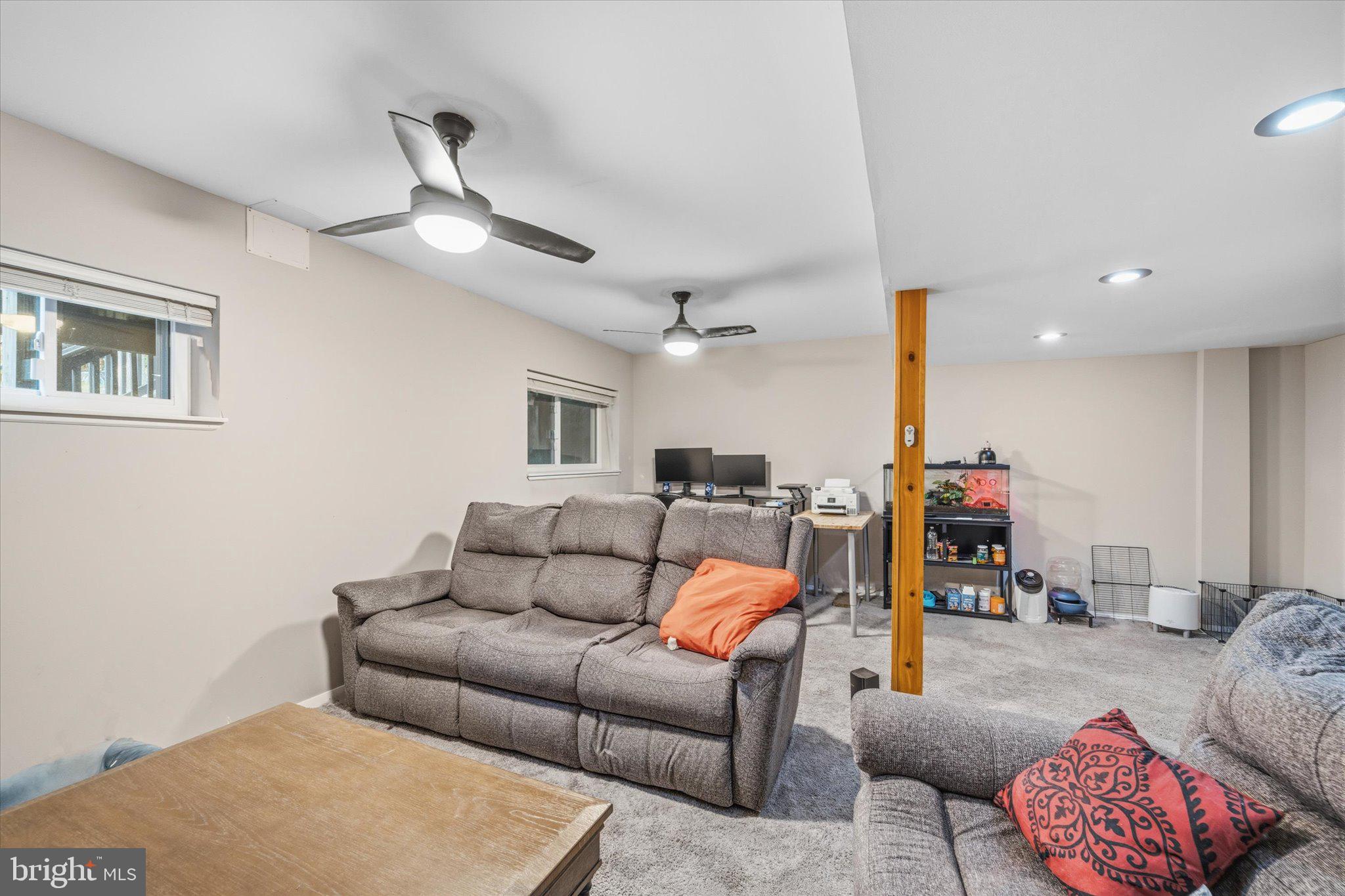 GREENCASTLE MANOR - Residential