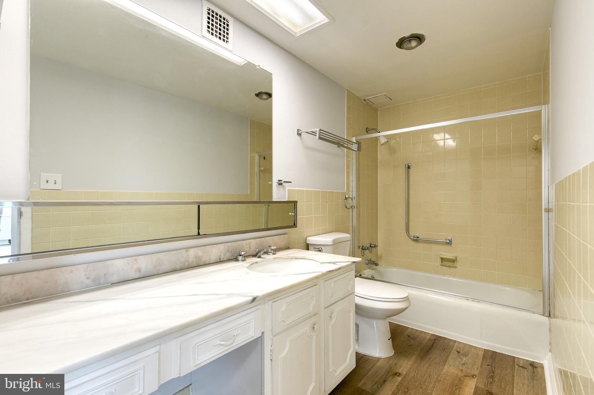 ROLAND PARK - Residential