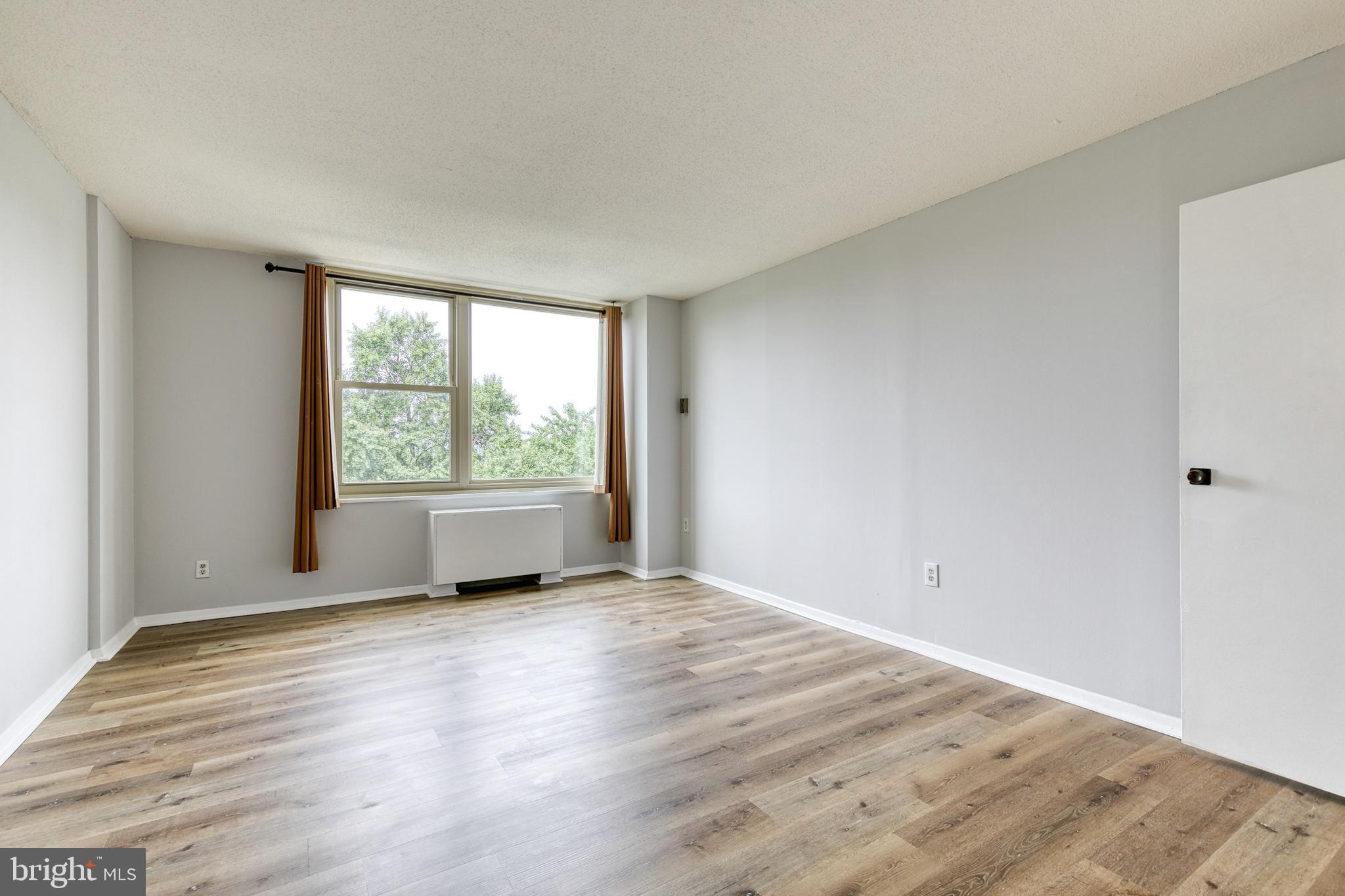 ROLAND PARK - Residential