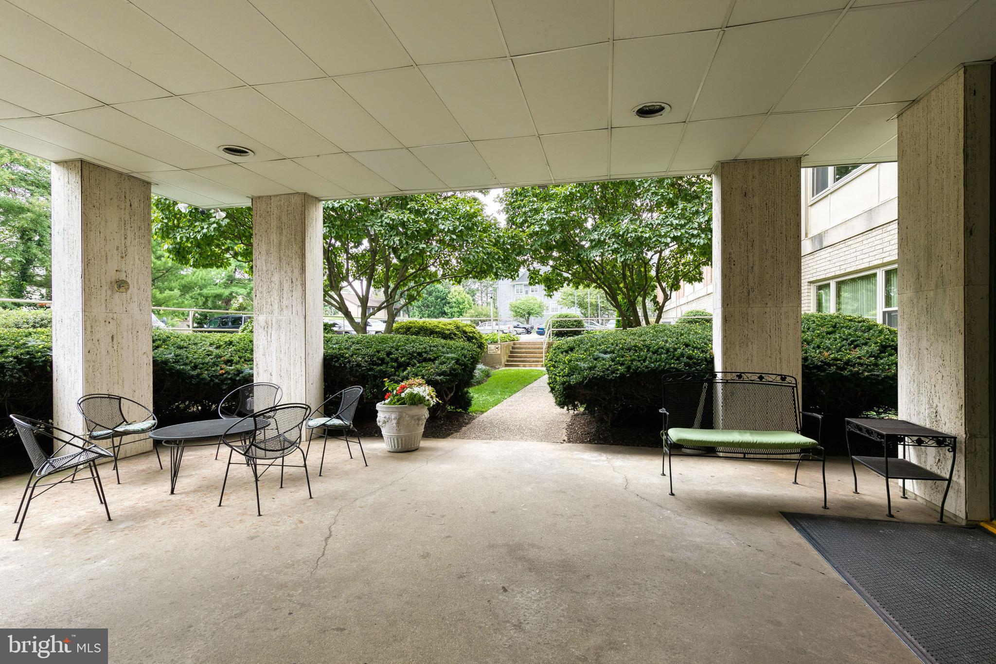 ROLAND PARK - Residential