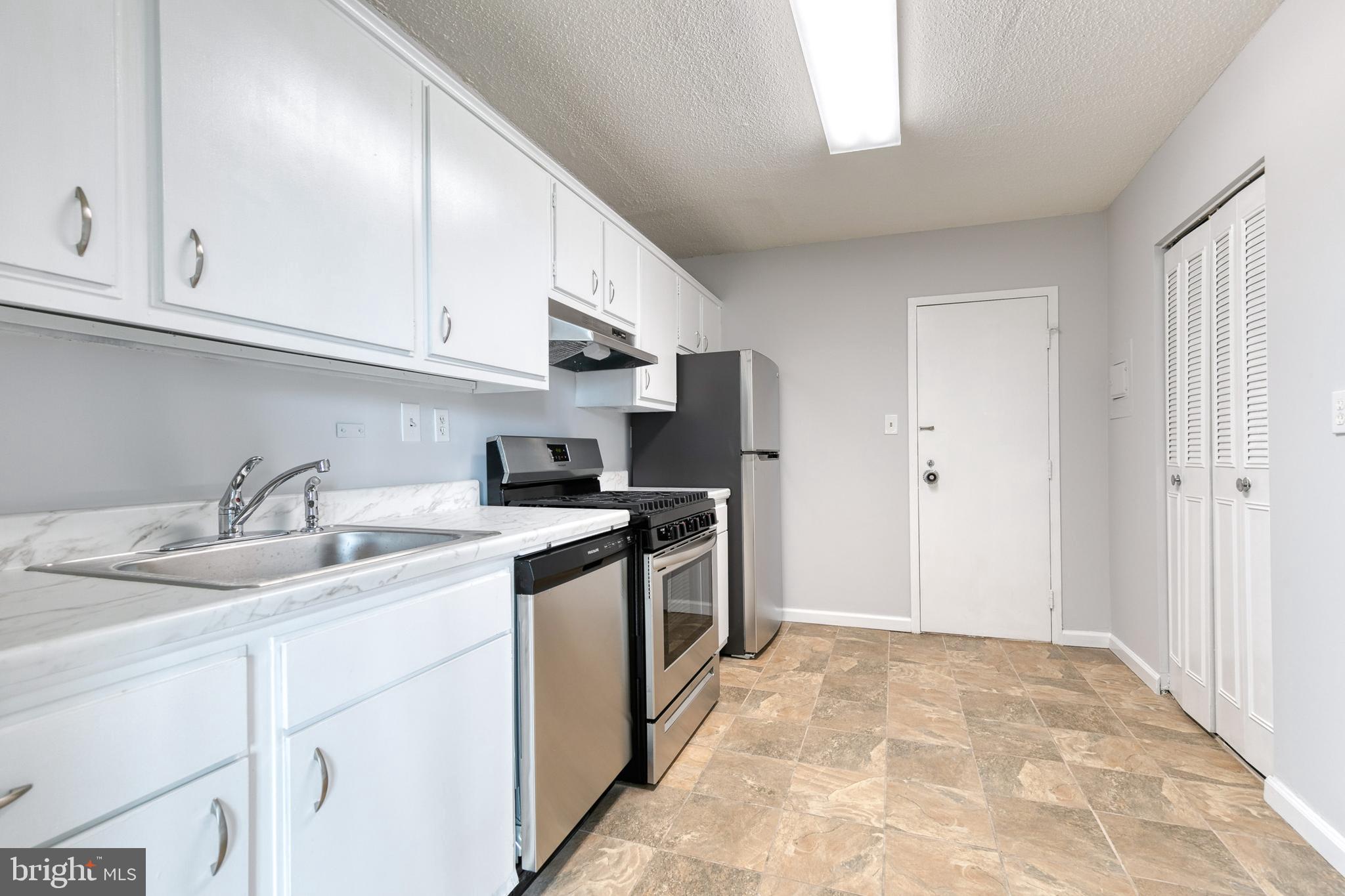 ROLAND PARK - Residential