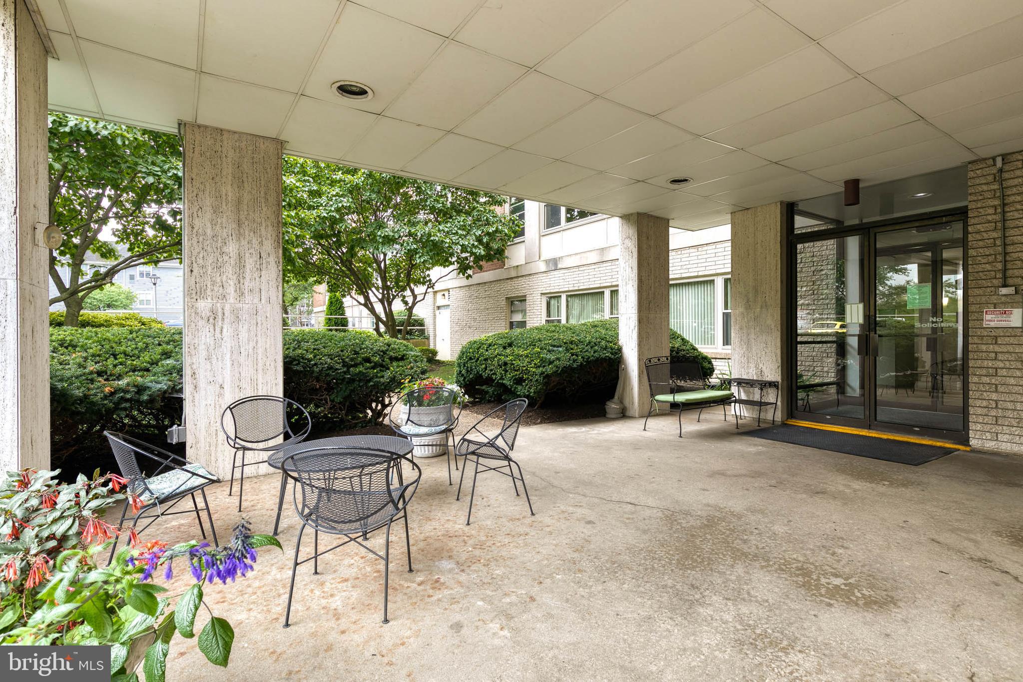 ROLAND PARK - Residential