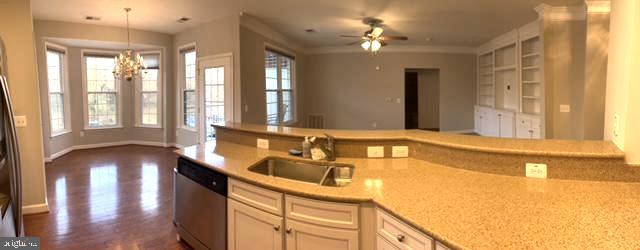 FOUR SEASONS - Residential Lease