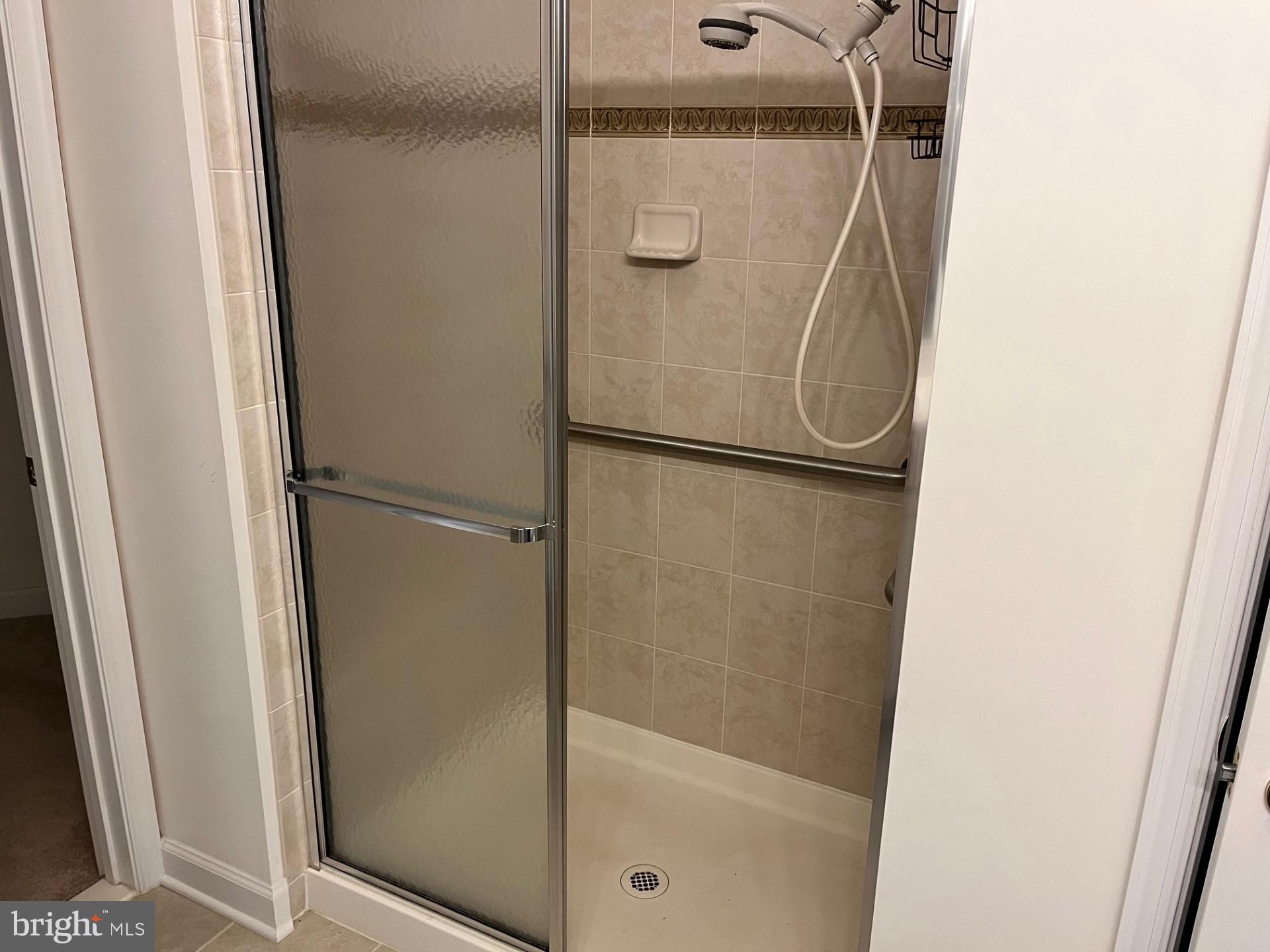 FOUR SEASONS - Residential Lease