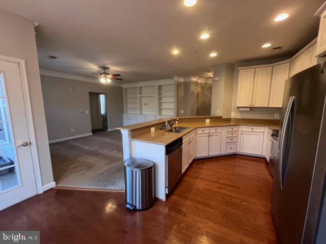 FOUR SEASONS - Residential Lease