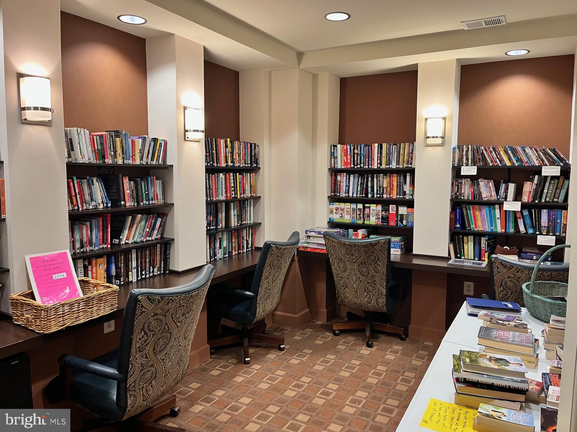 FOUR SEASONS - Residential Lease