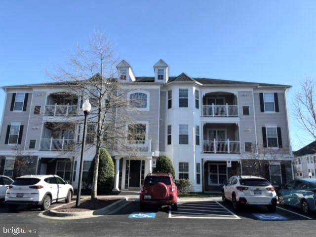 FOUR SEASONS - Residential Lease