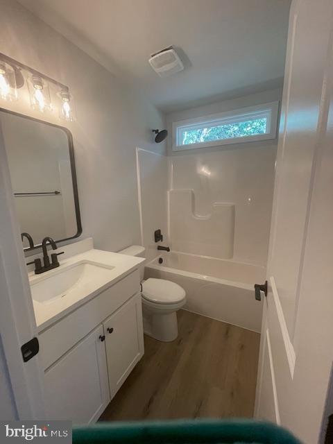 COLONIAL BEACH - Residential Lease