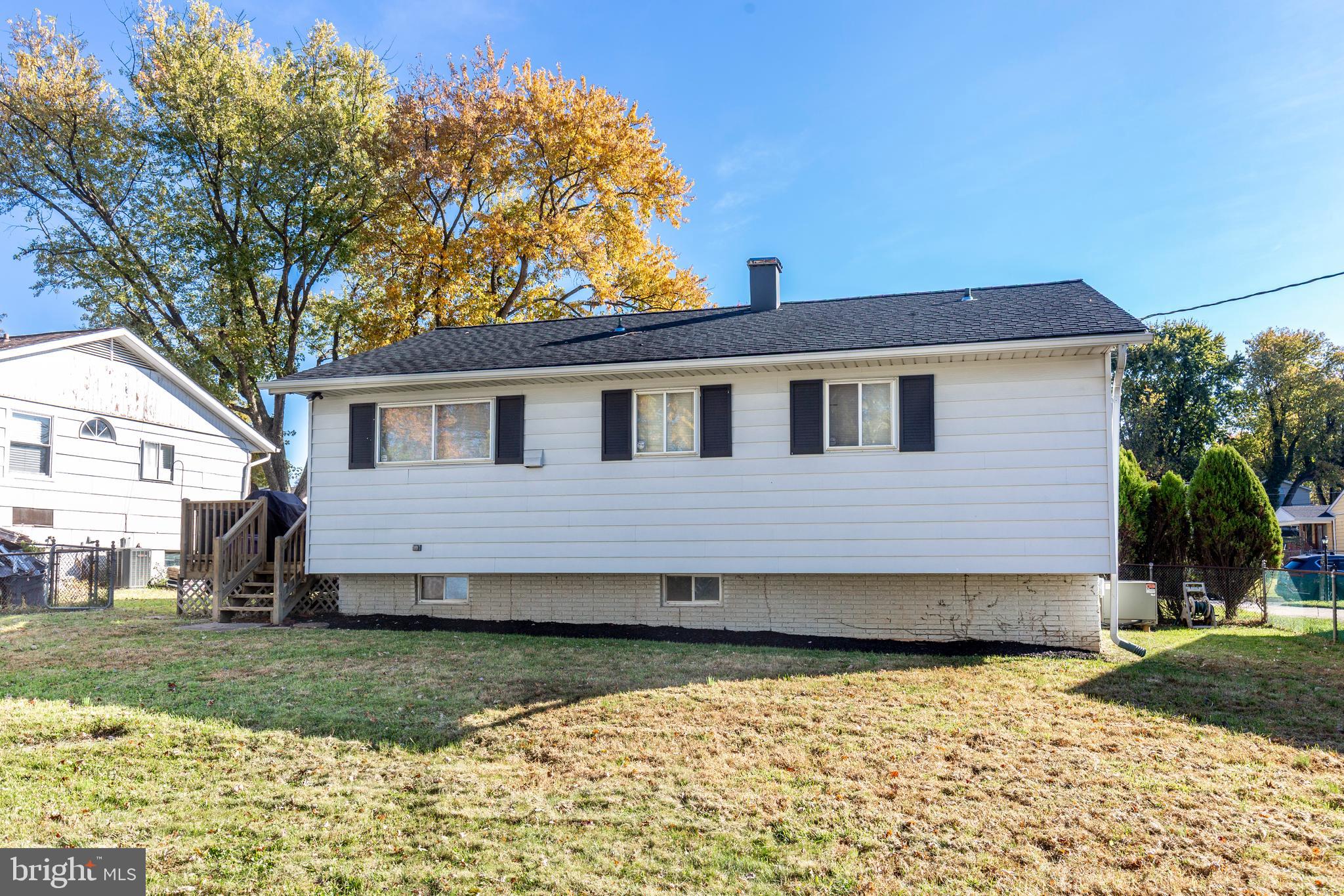 COUNTRY CLUB ESTATES - Residential