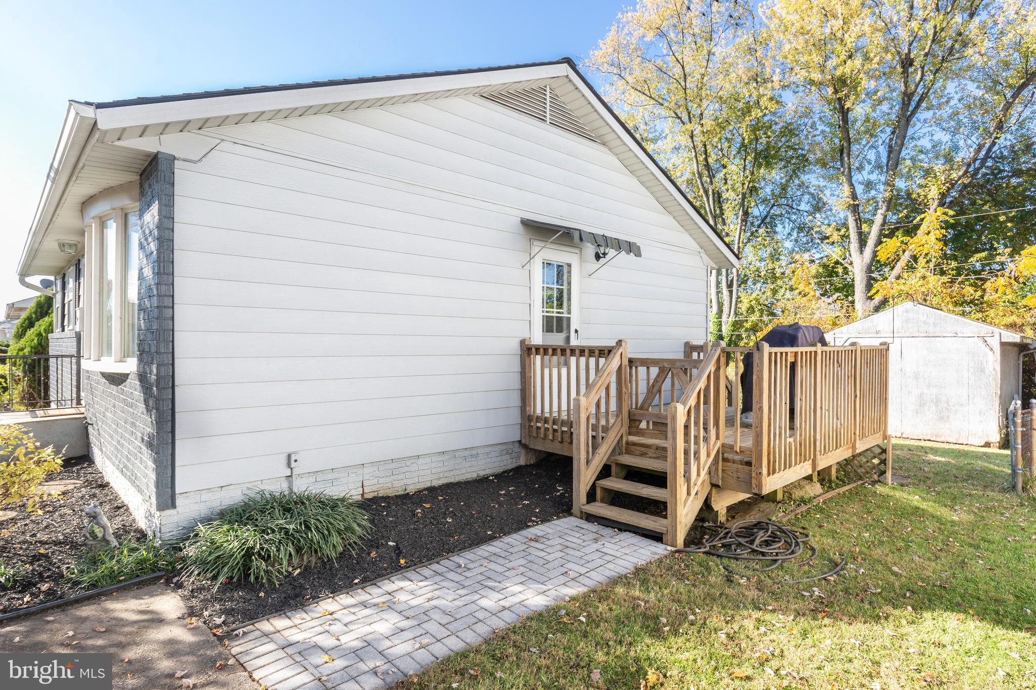 COUNTRY CLUB ESTATES - Residential