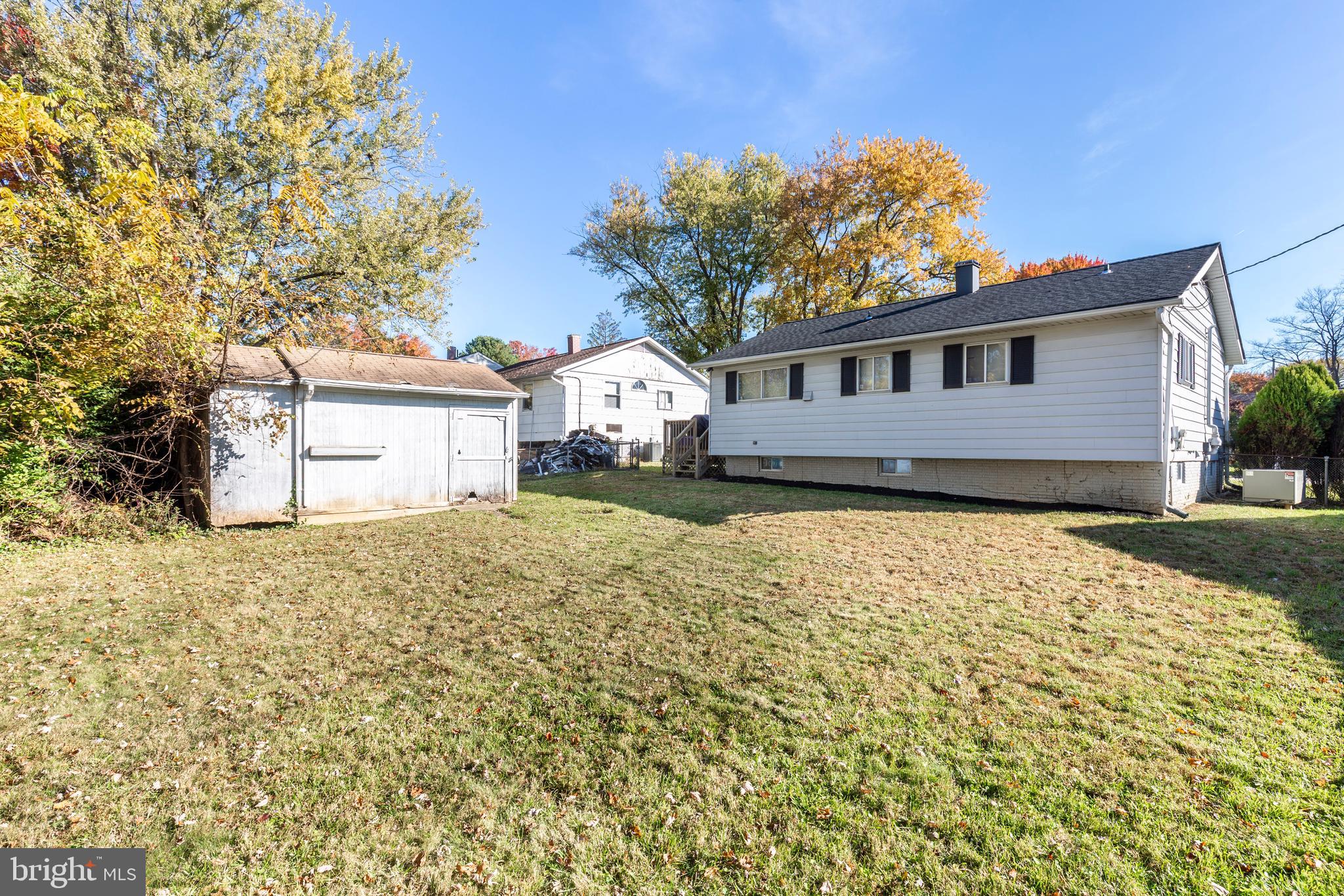 COUNTRY CLUB ESTATES - Residential