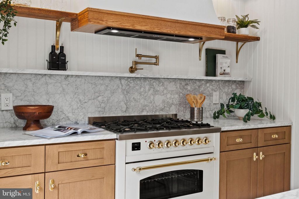 Photo of 914 Fernon Street, PHILADELPHIA, PA 19148 (MLS # PAPH2585640)