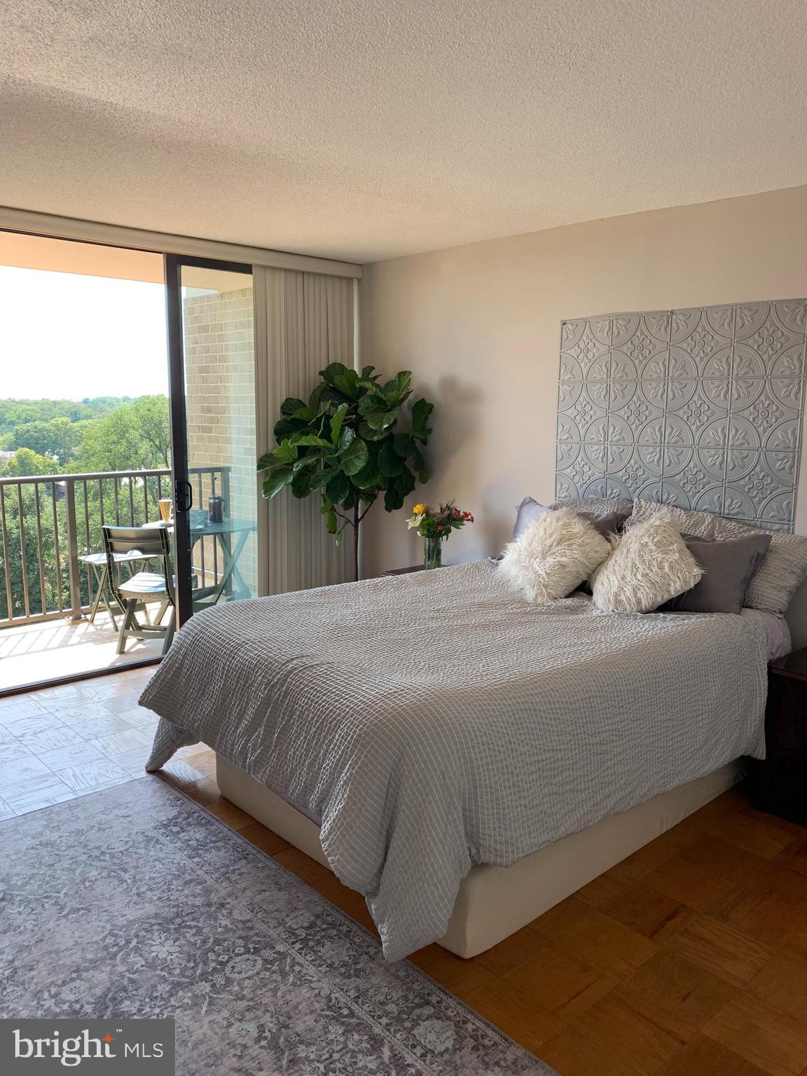 AMERICANA CENTRE - Residential Lease