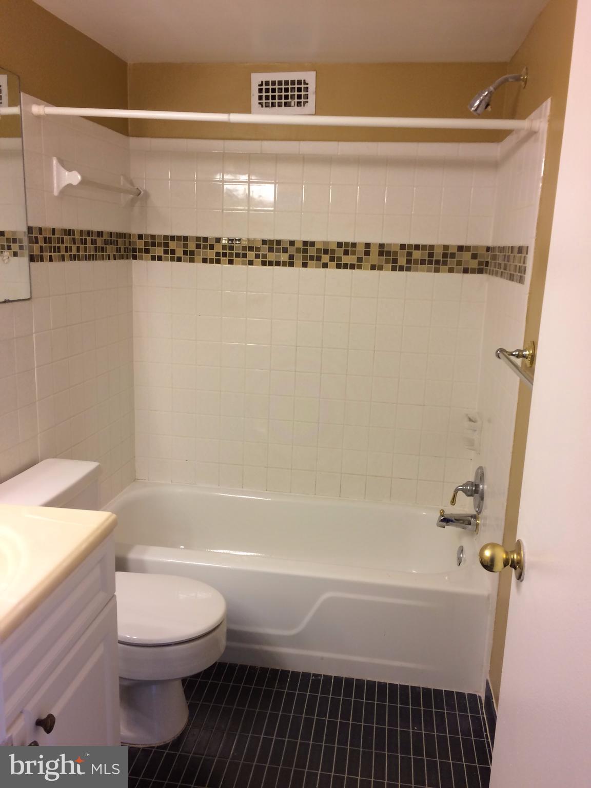 AMERICANA CENTRE - Residential Lease