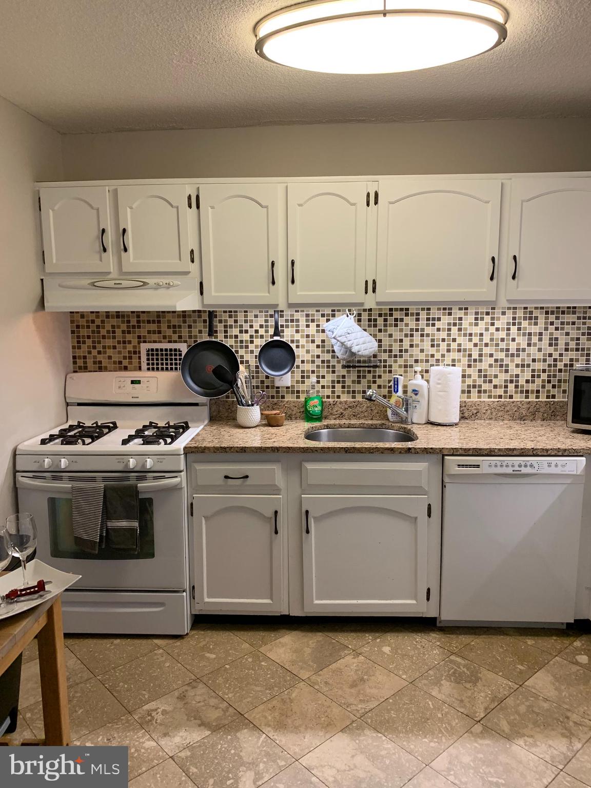 AMERICANA CENTRE - Residential Lease