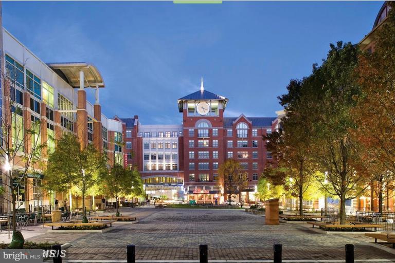 AMERICANA CENTRE - Residential Lease
