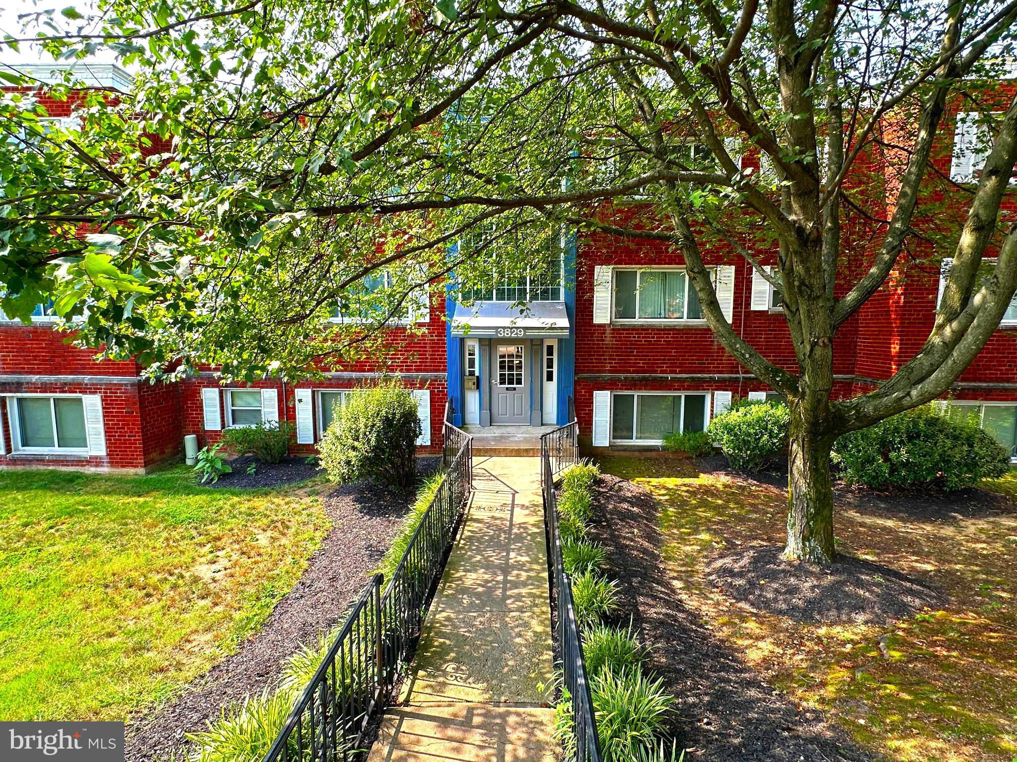 PARK PLACE CONDOMINIUMS - Residential Lease