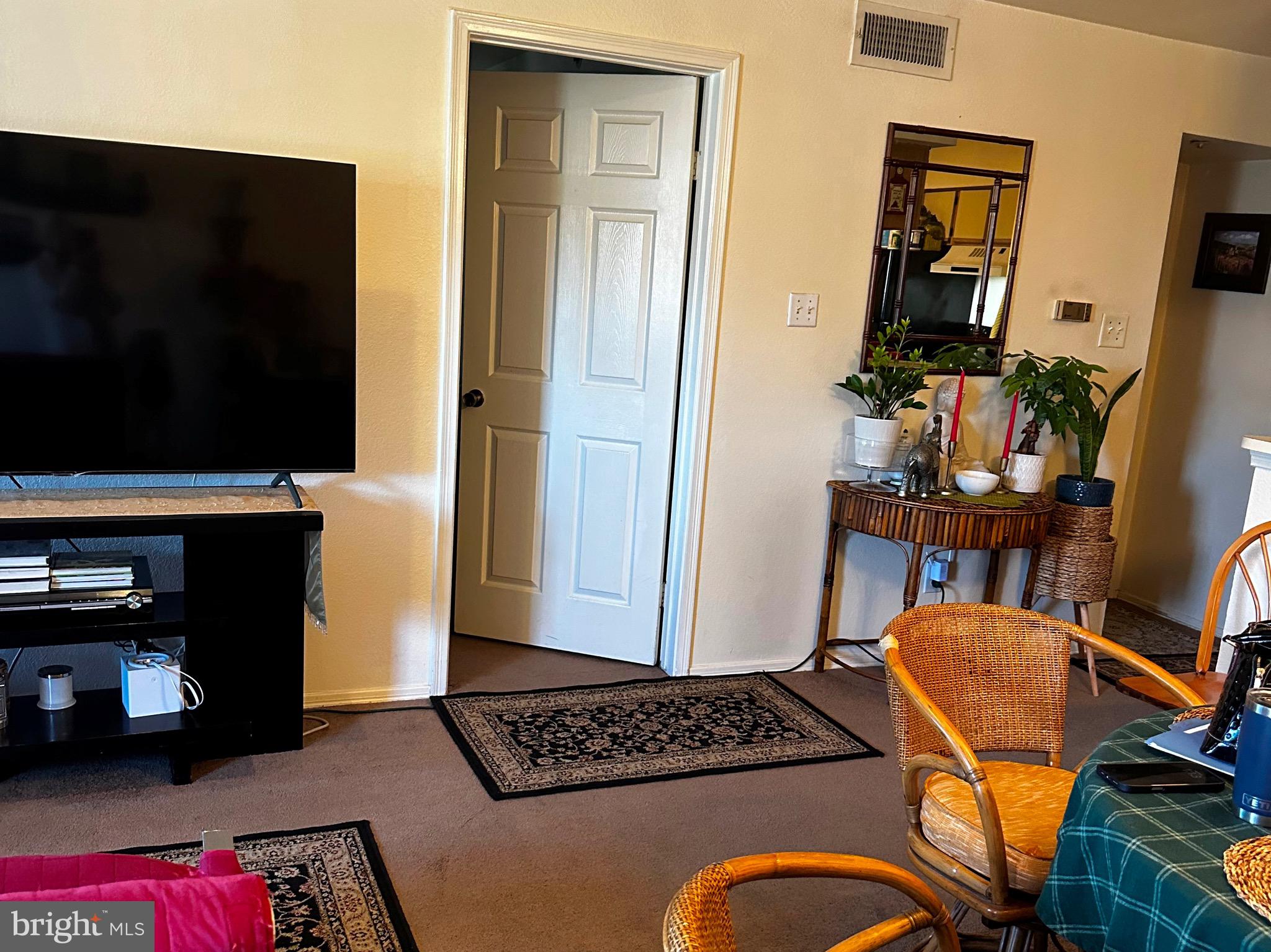 POINTE AT PARK CENTER - Residential