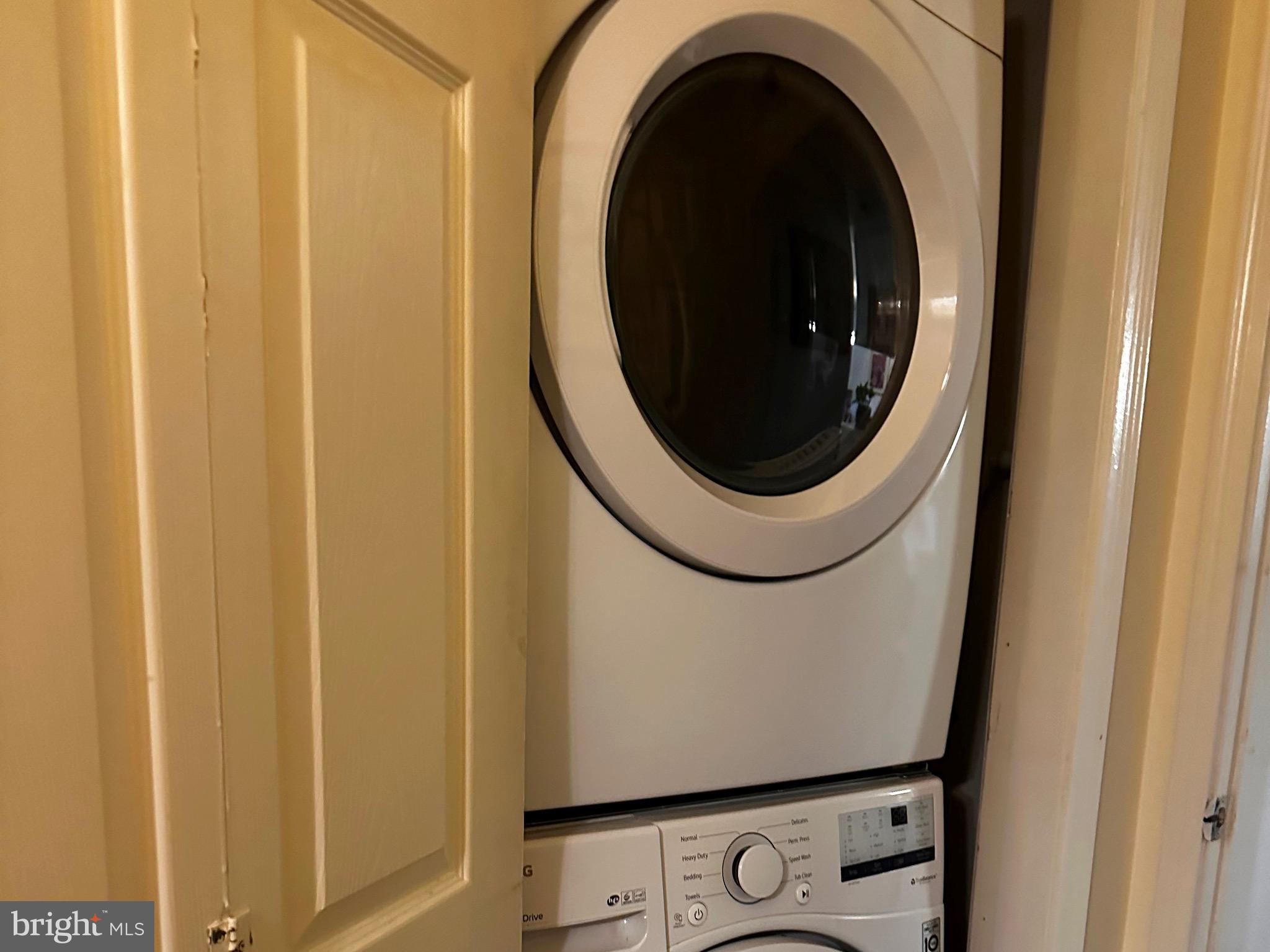 POINTE AT PARK CENTER - Residential