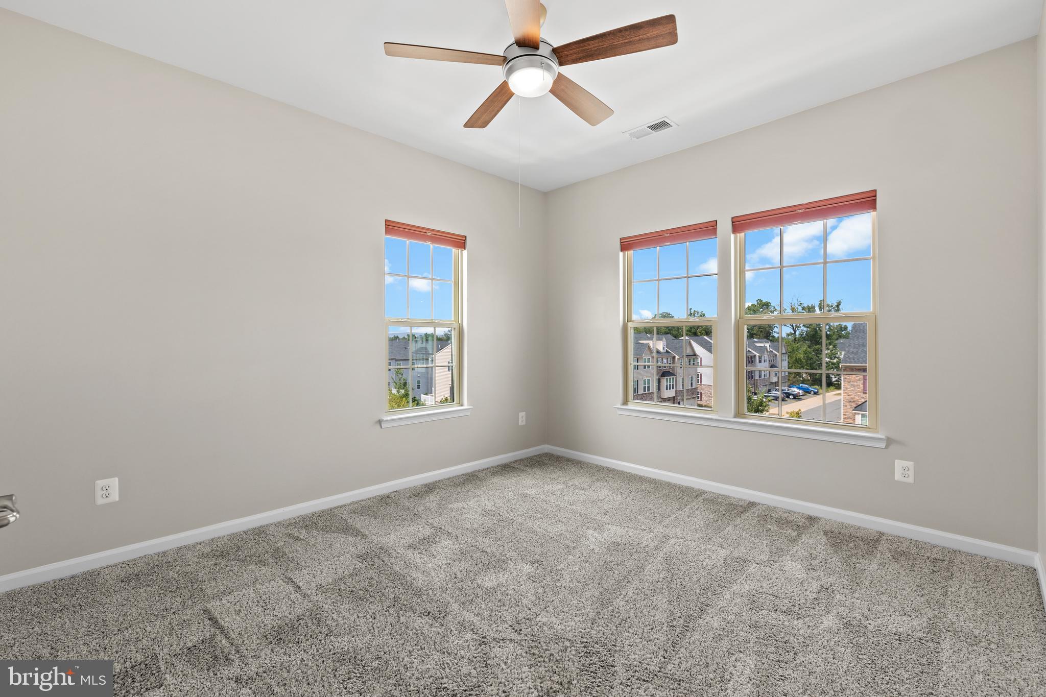 WENTWORTH GREEN - Residential Lease