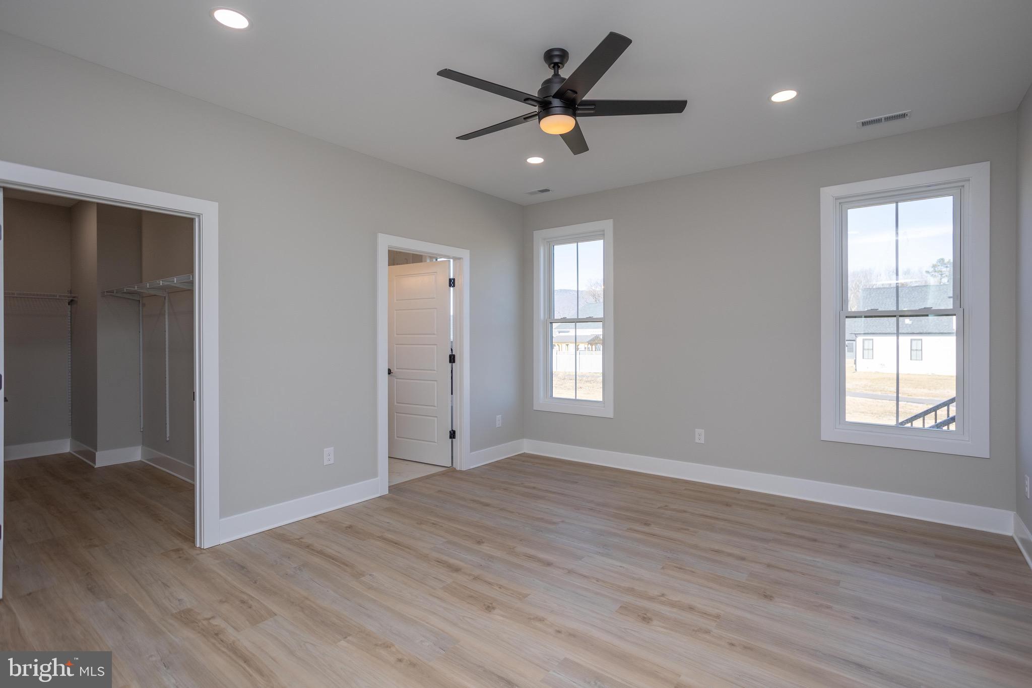 THE PONDS - Residential