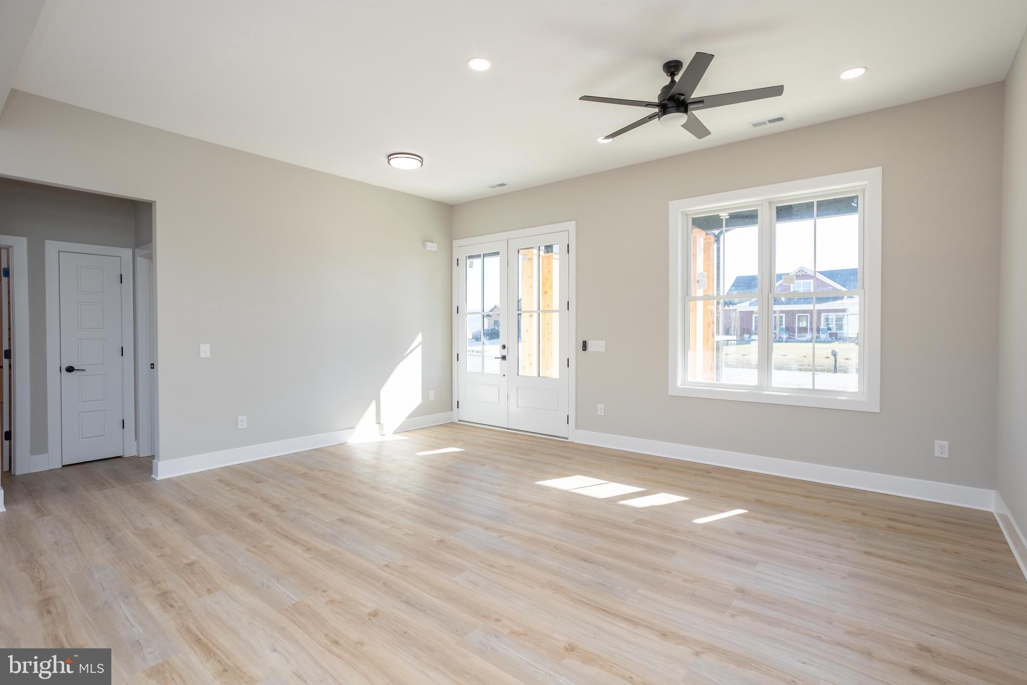 THE PONDS - Residential