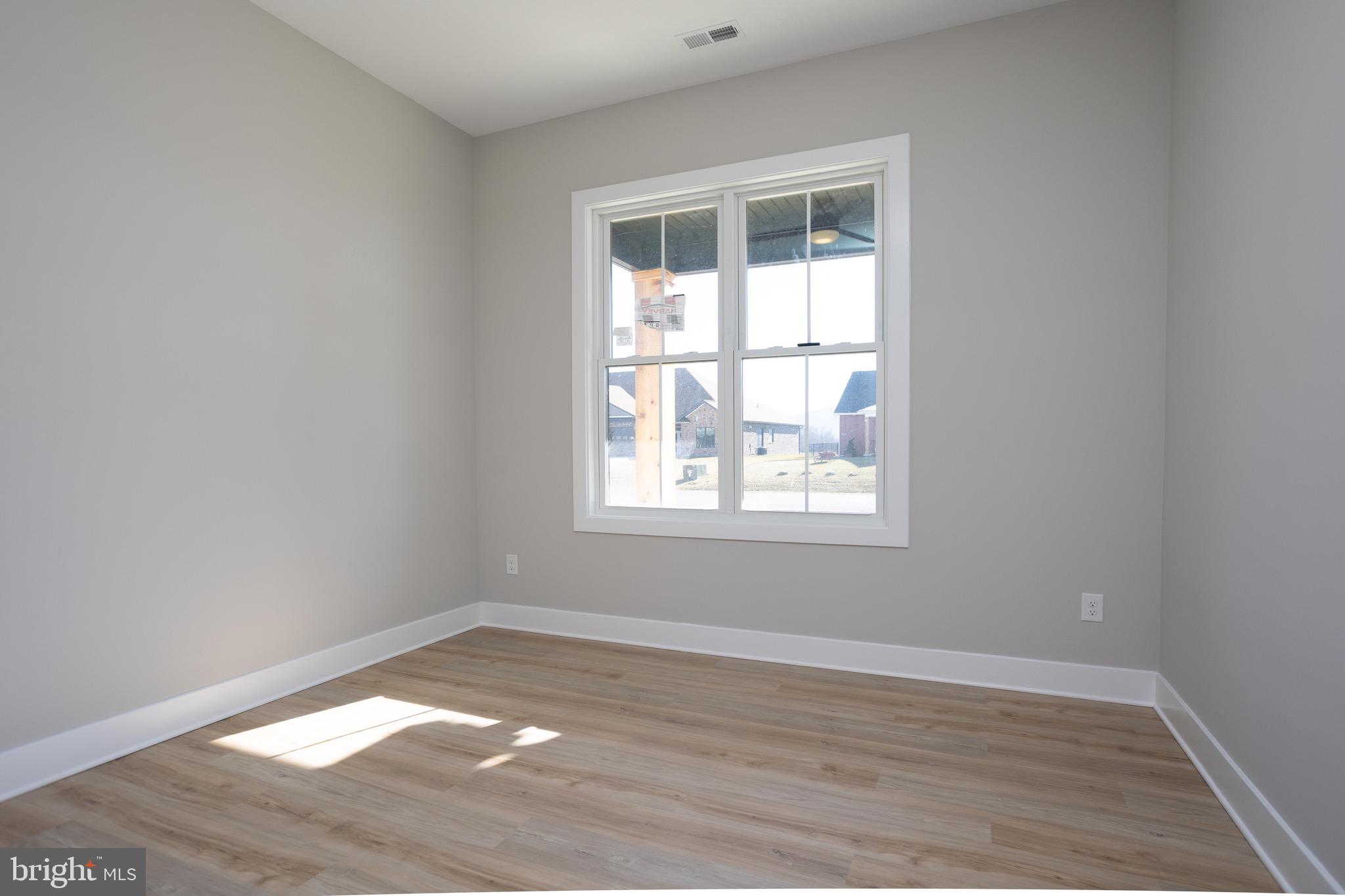 THE PONDS - Residential